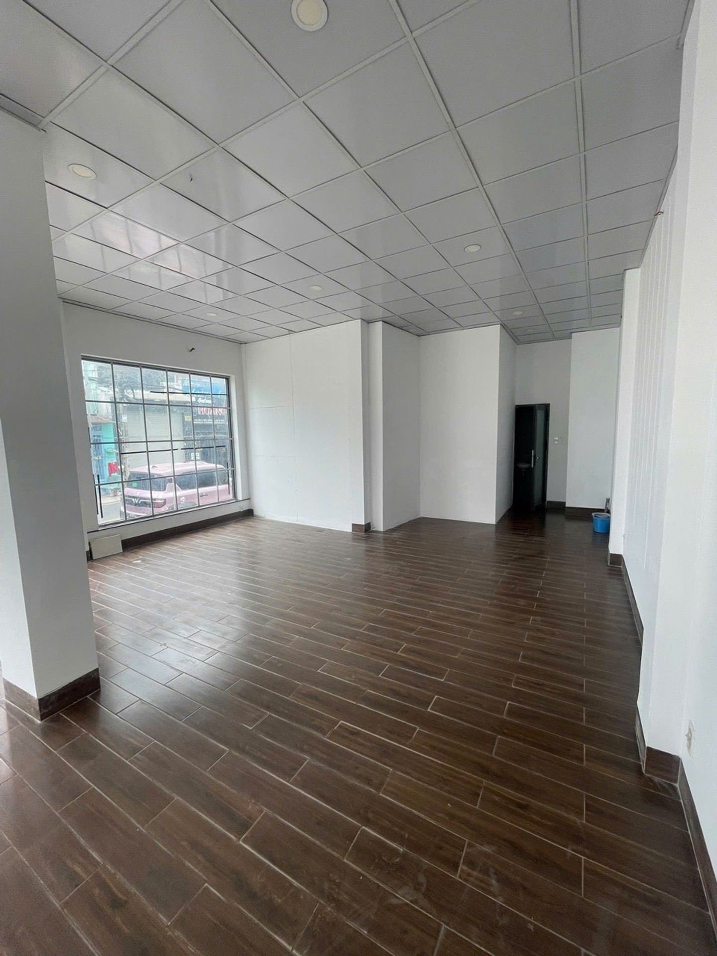 Bán nhà mặt phố lô góc phường Chánh Hưng Quận 8, 5 tầng, rộng 111.4m² sát chợ Phạm Thế Hiển