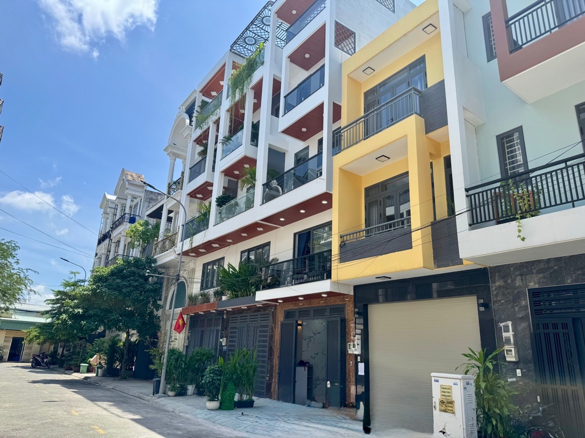 Cơ hội sở hữu nhà 3 tầng mặt tiền đẹp Lê Văn Khương giá hợp lý