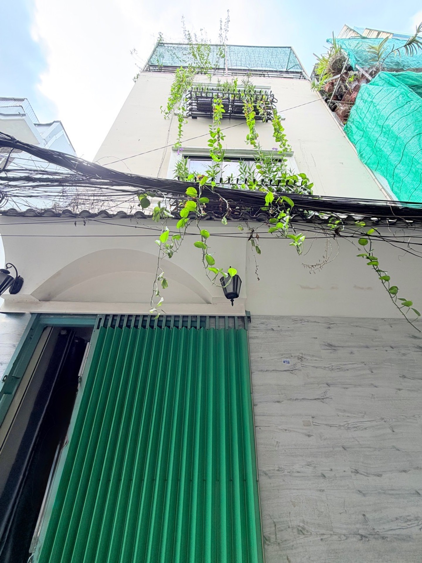 Nhà 4 tầng Quận 10, full nội thất xịn, giá tốt