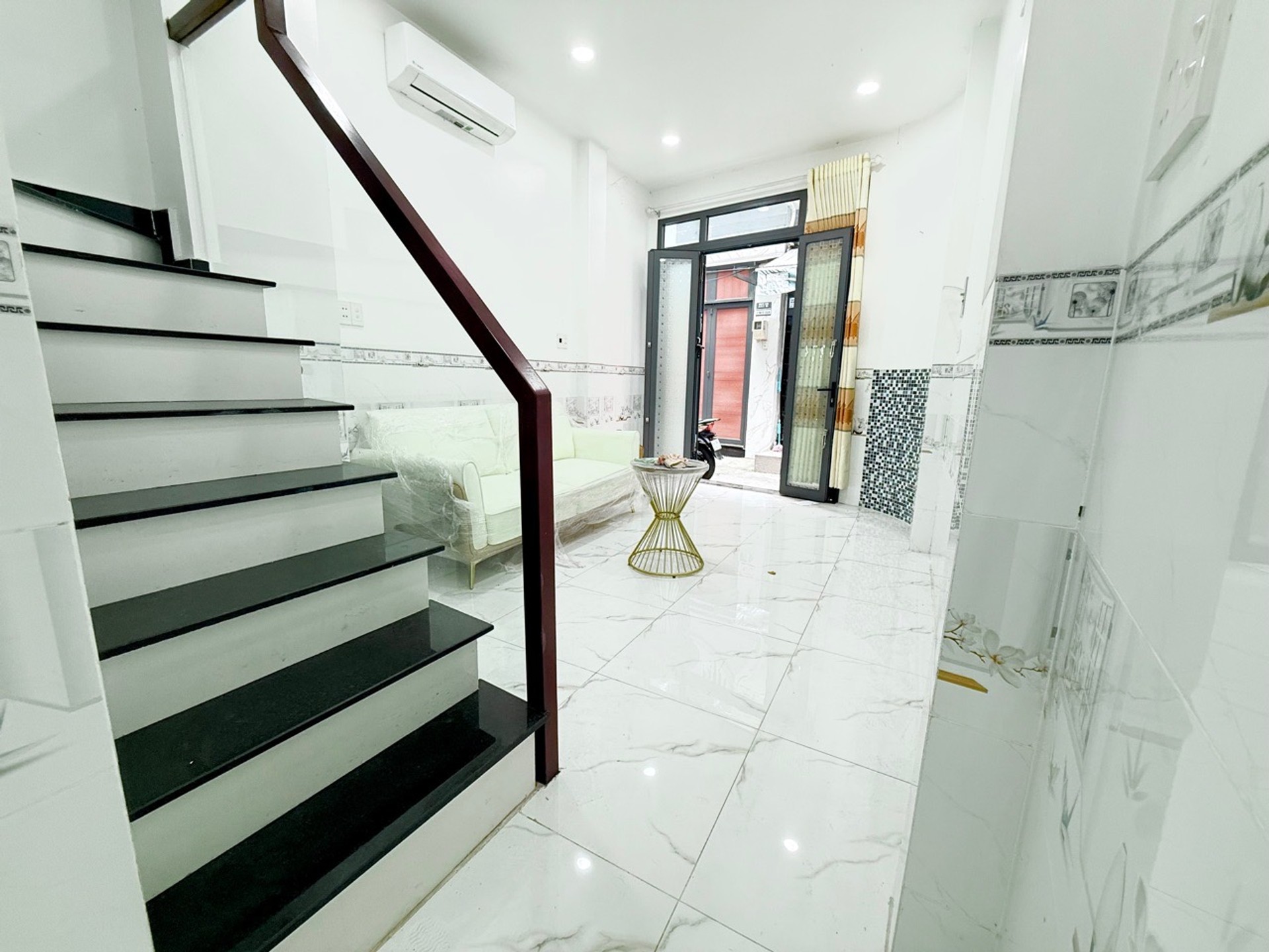 Nhà 4 Tầng Hẻm 3m Gần Trung Tâm - Cơ Hội Đáng Sở Hữu Giá Tốt
