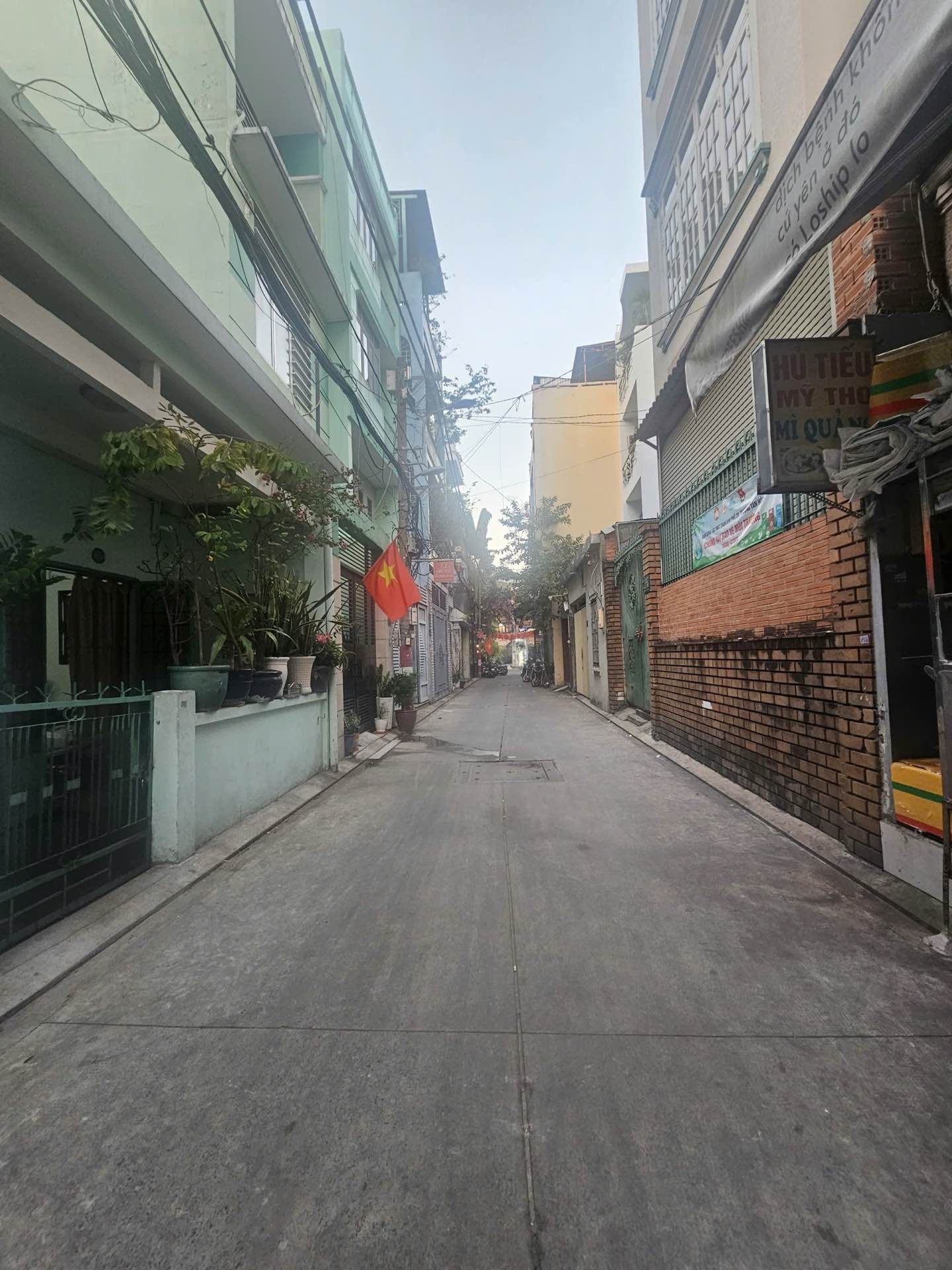 Nhà 5 tầng hiện đại, hẻm xe tải Thành Mỹ, giá hấp dẫn