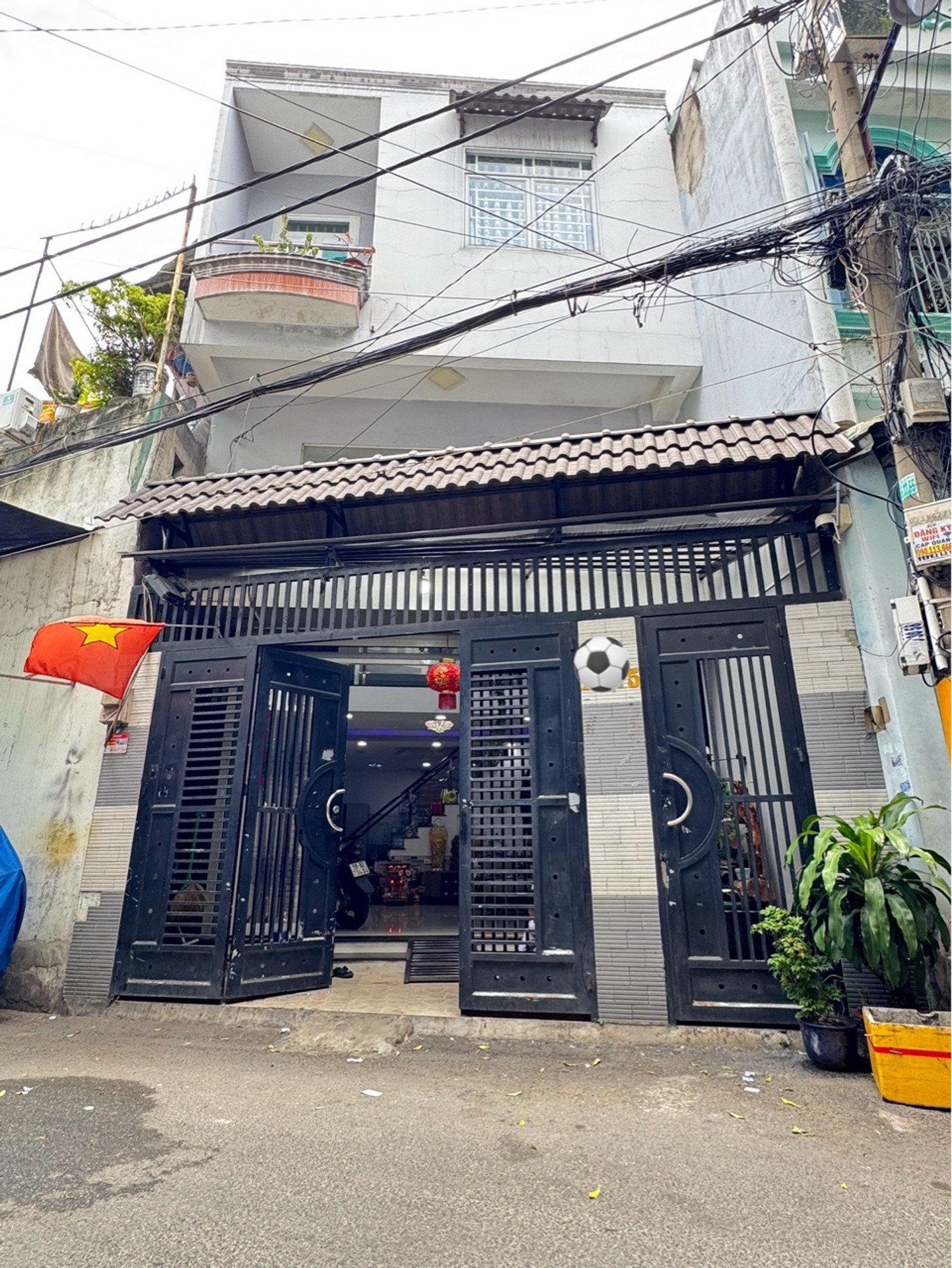 Nhà đẹp giá tốt quận Tân Phú - Hẻm xe hơi, 3 tầng rộng rãi , khu an ninh , gần chợ gần trường học