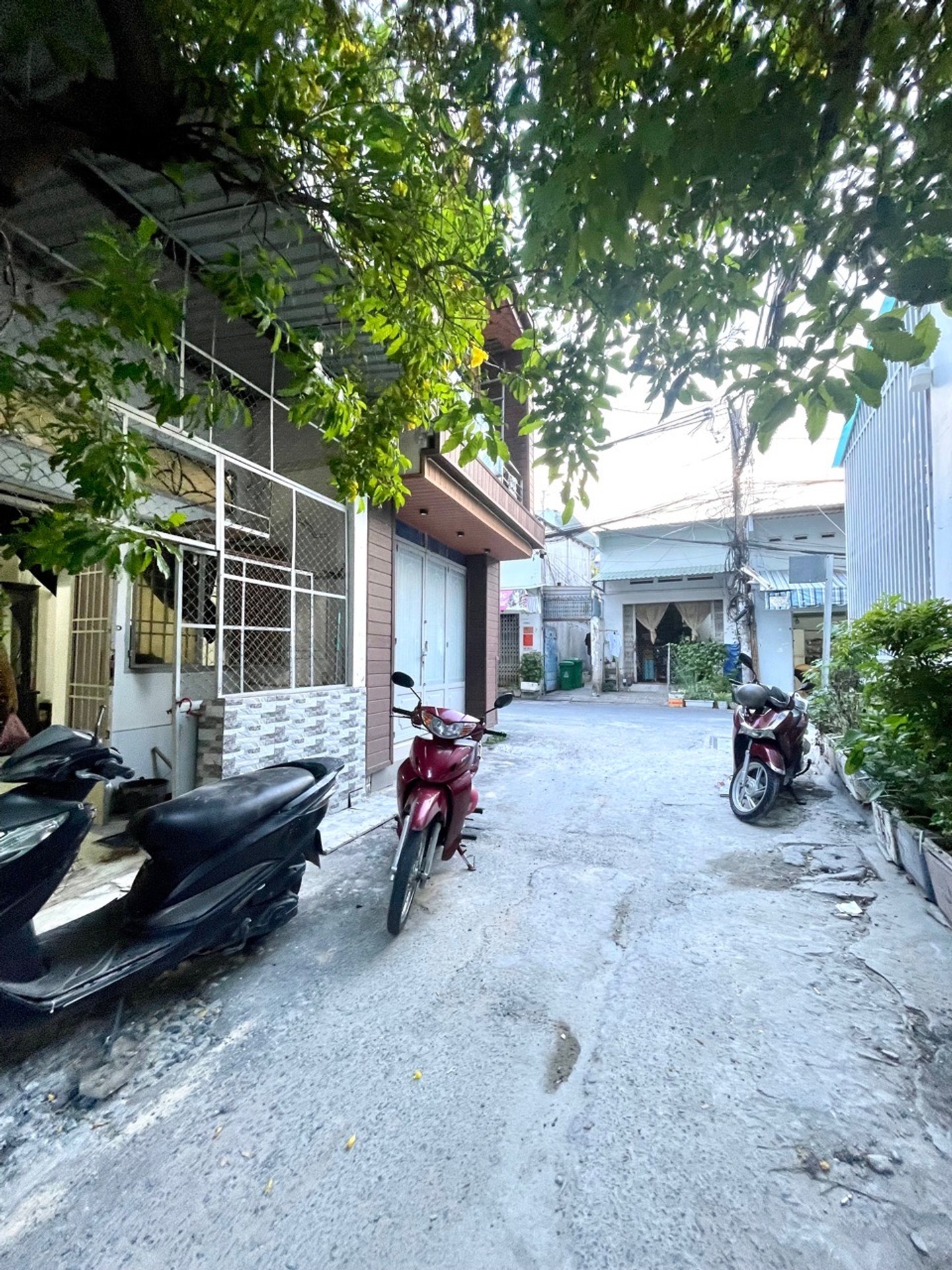 Nhà đẹp, xe hơi đỗ cửa ở Phường Tân Trụ