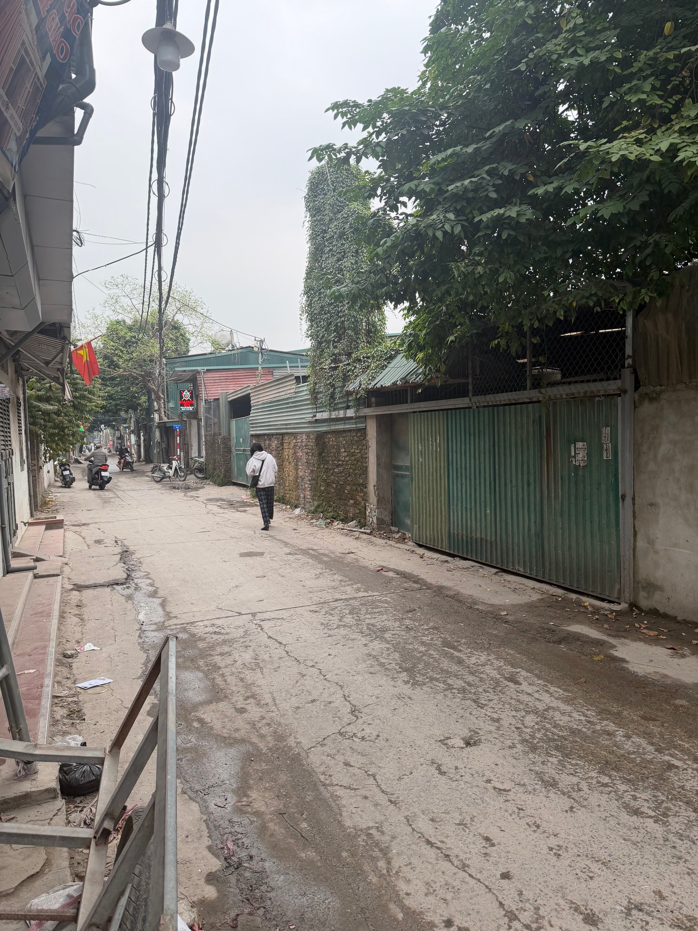 Đất 240.4 Âu Cơ 190m2 21 tỷ. Hợp đồng mua bán, chưa sổ