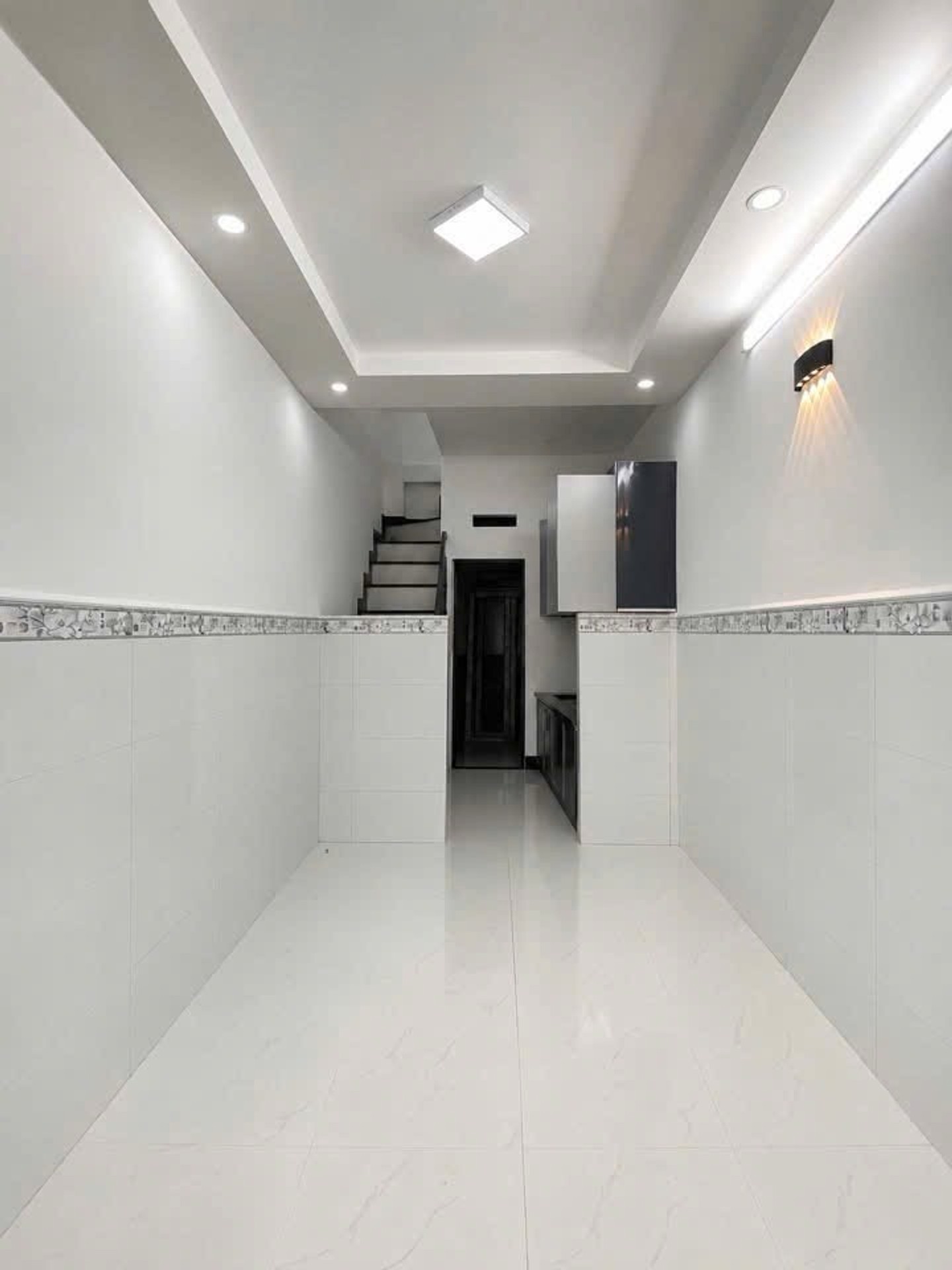 4 Tầng - Nhỉnh 2 tỷ -  Sổ đẹp vuông vức
📍 Vị trí: Hoàng Diệu, P. Khánh Hội.