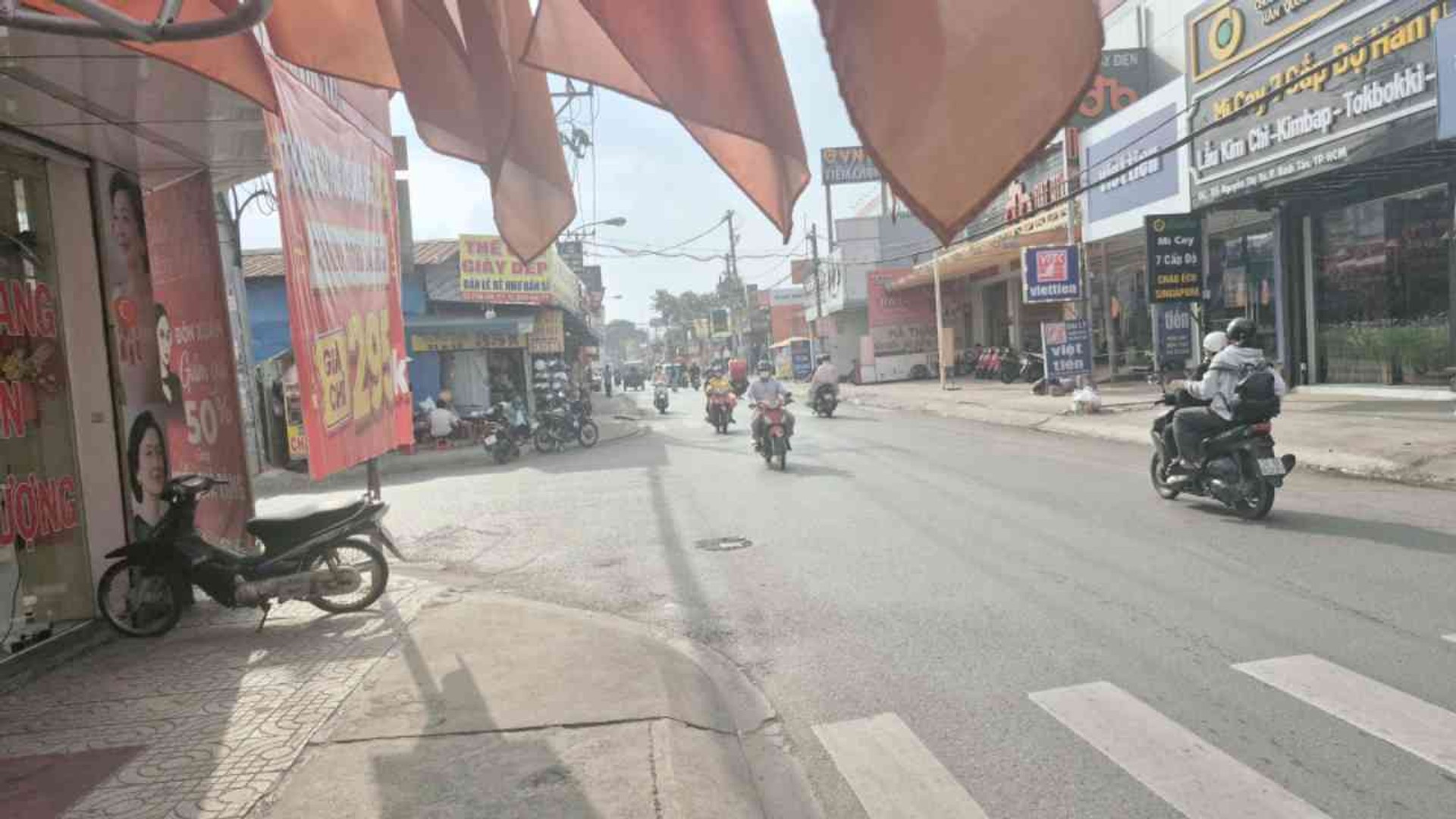 Nhà mặt phố đẳng cấp, quỹ đất rộng, tiềm năng kinh doanh bùng nổ