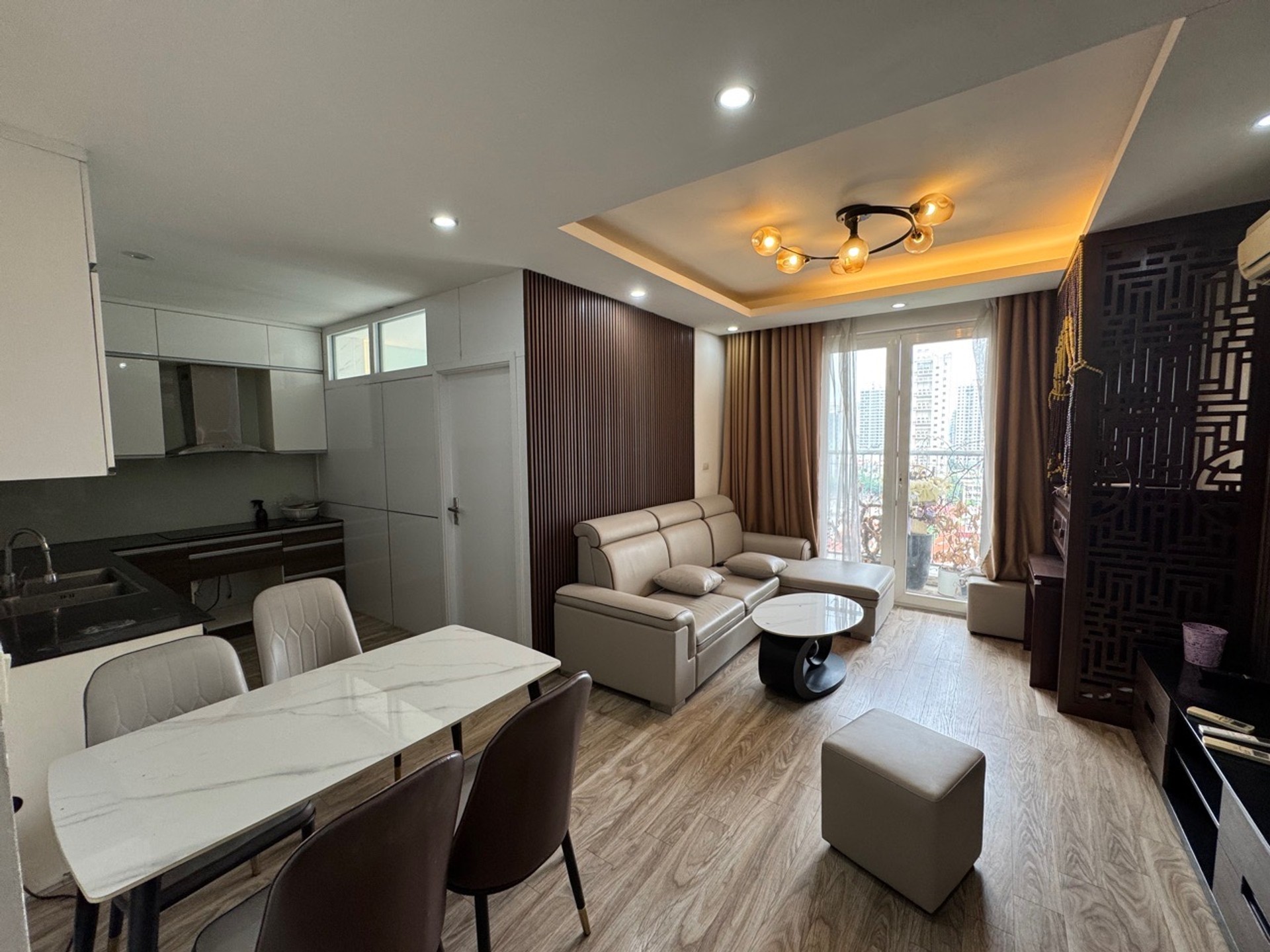 Bán căn hộ chung cư 3 phòng ngủ tại trung tâm quận Thanh Xuân, diện tích 102m2, full nội thất