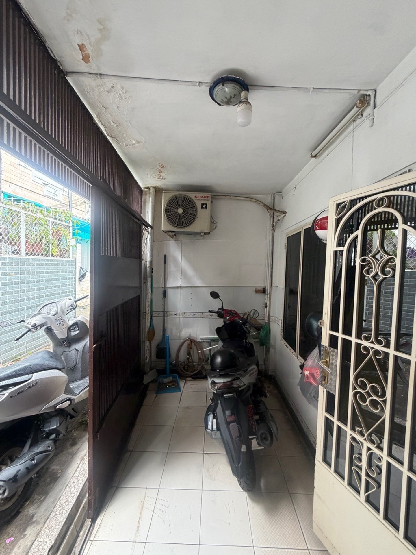 Bán nhà 2 tầng gần vòng xoay công viên Gia Định, 33m2, giá 4.5 tỷ
