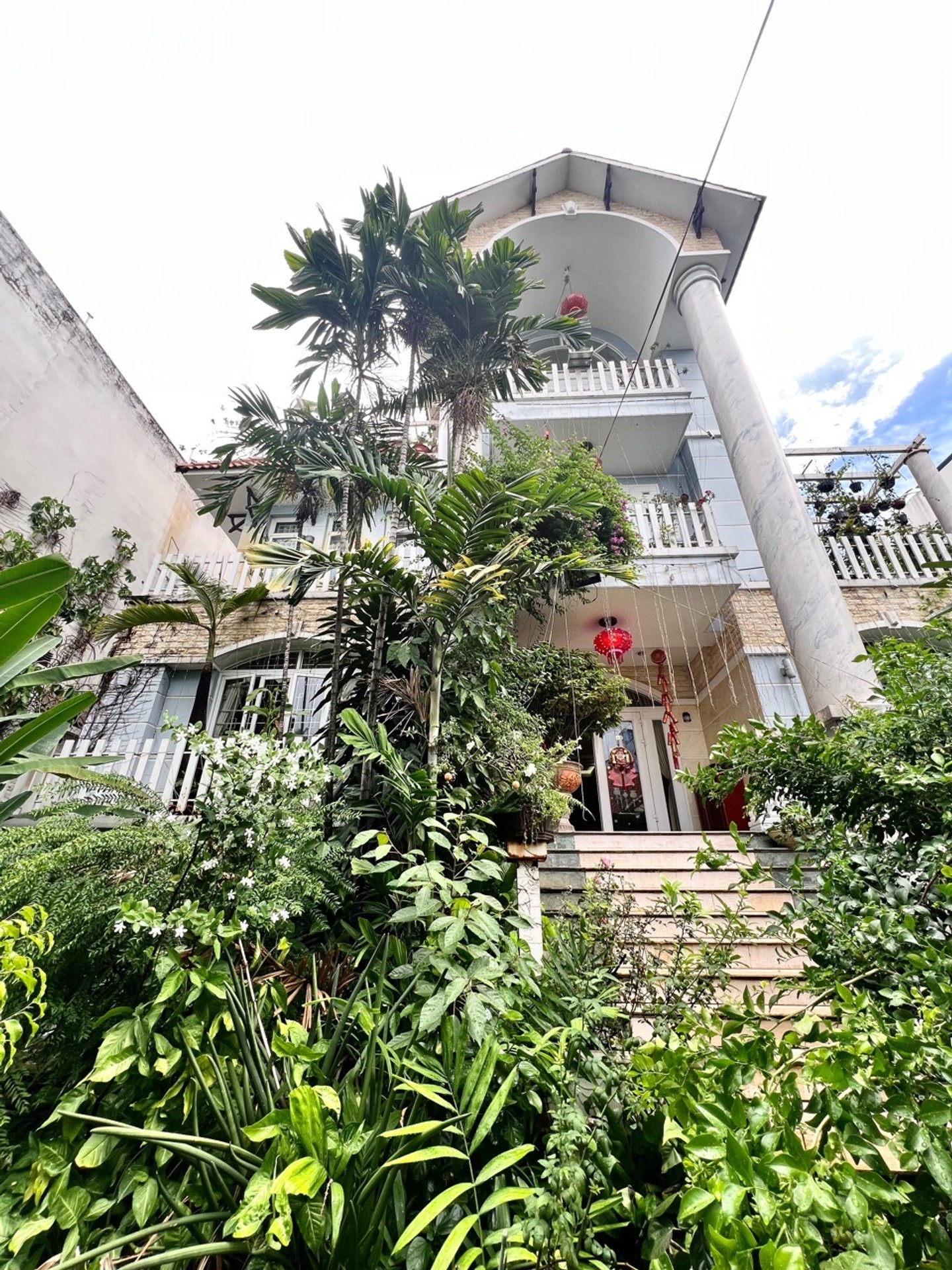 ❤️‍🔥 SIÊU BIỆT THỰ SÂN VƯỜN HỒ CÁ KOI – 620M² – ĐẲNG CẤP HIẾM CÓ

🏡 18x35m • 5 tầng + hầm • thang