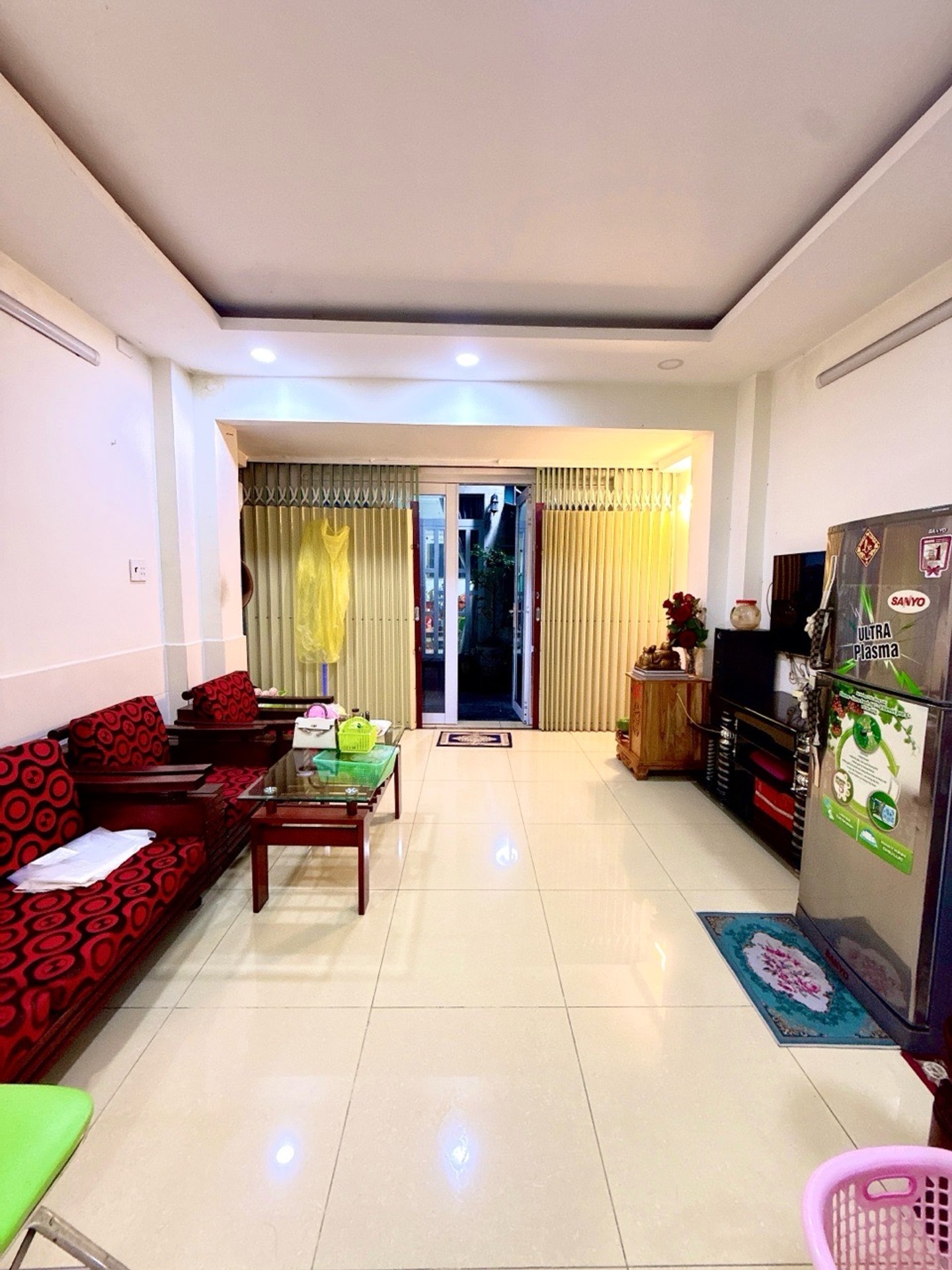 Nhà 3 tầng hẻm xe hơi, vị trí đắc địa, giá hợp lý