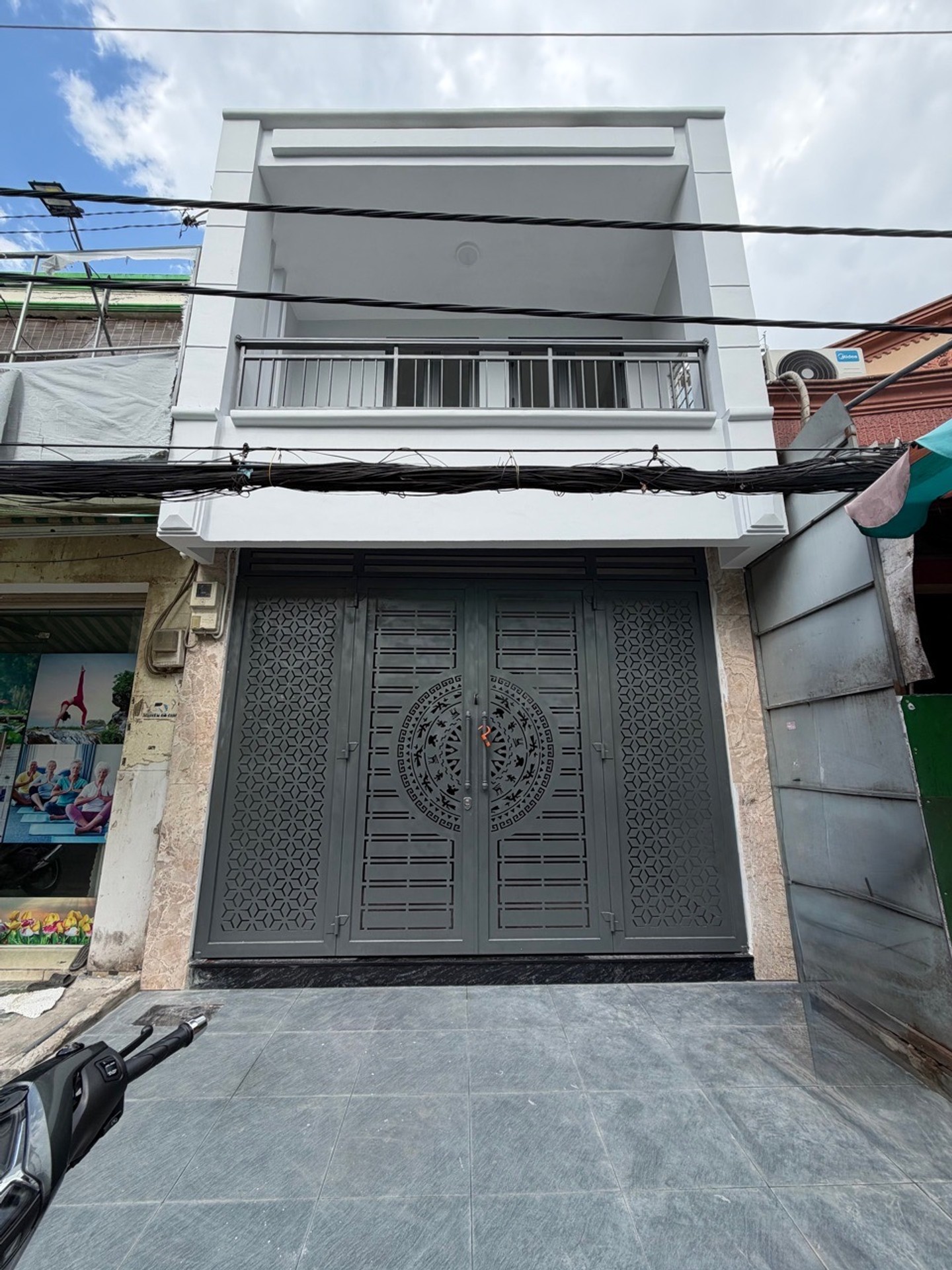 Nhà mặt tiền Tân Phú sầm uất, 2 tầng, giá hợp lý