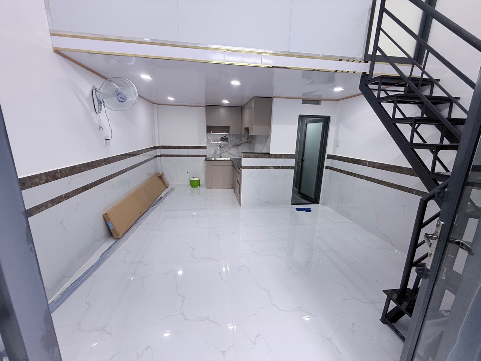 Bán nhà riêng 2 tầng tại phường Trung Mỹ Tây, diện tích 25.3 m2, giá 1.35 tỷ