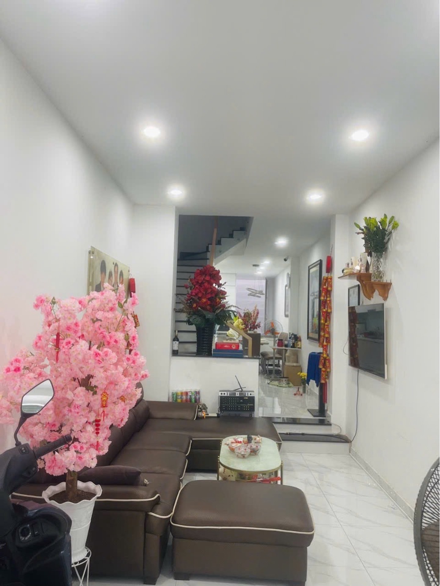 Bán nhà 5 tầng, 5 PN tại quận 10, gần Vạn Hạnh Mall, hẻm 8m đồng bộ cao tầng