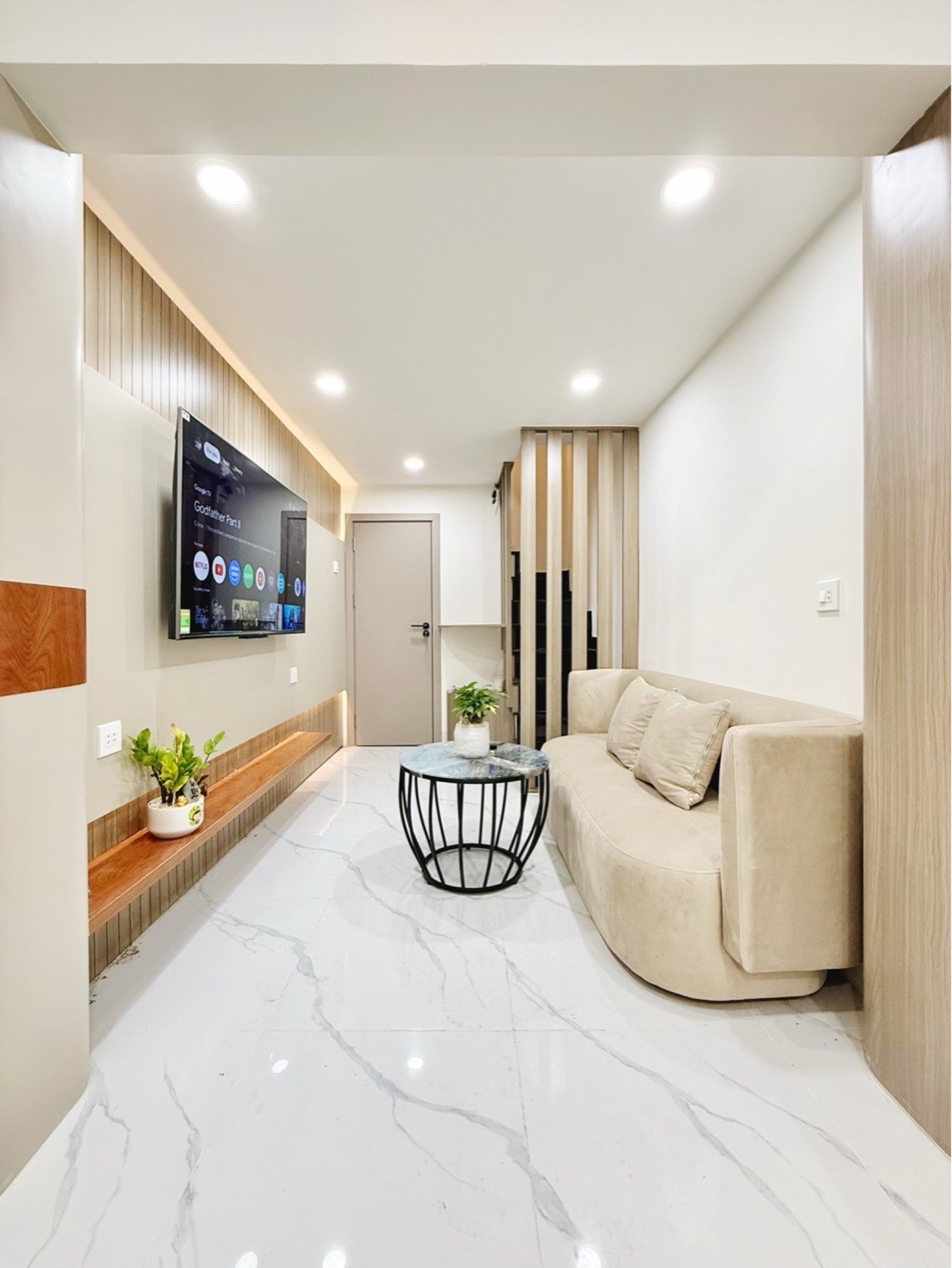 Nhà 5 tầng xinh xắn, quận 5 - Sống tiện nghi ngay trung tâm