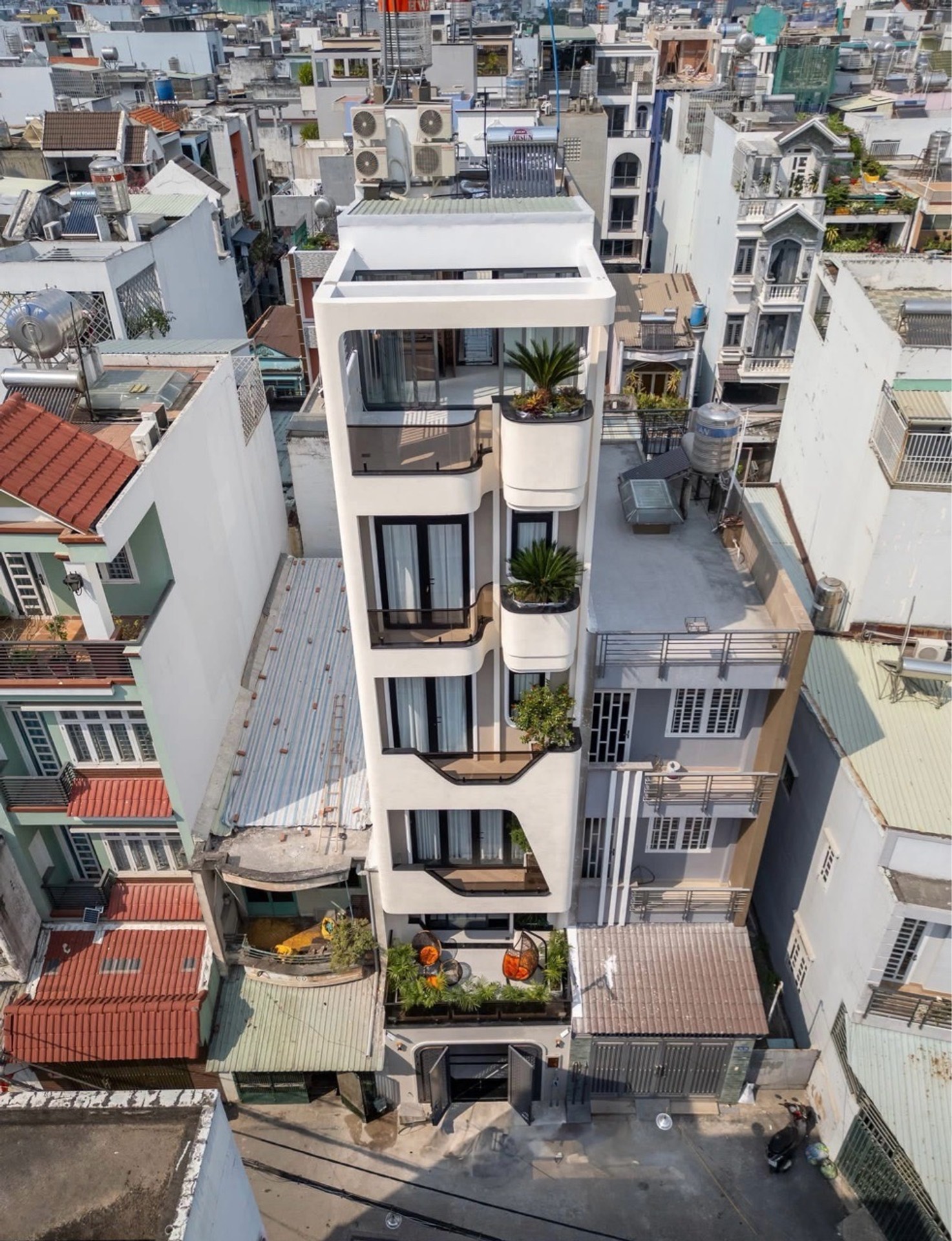 Nhà 6 tầng 6 phòng ngủ có thang máy 60m2 , ngay chợ Thạch Đà