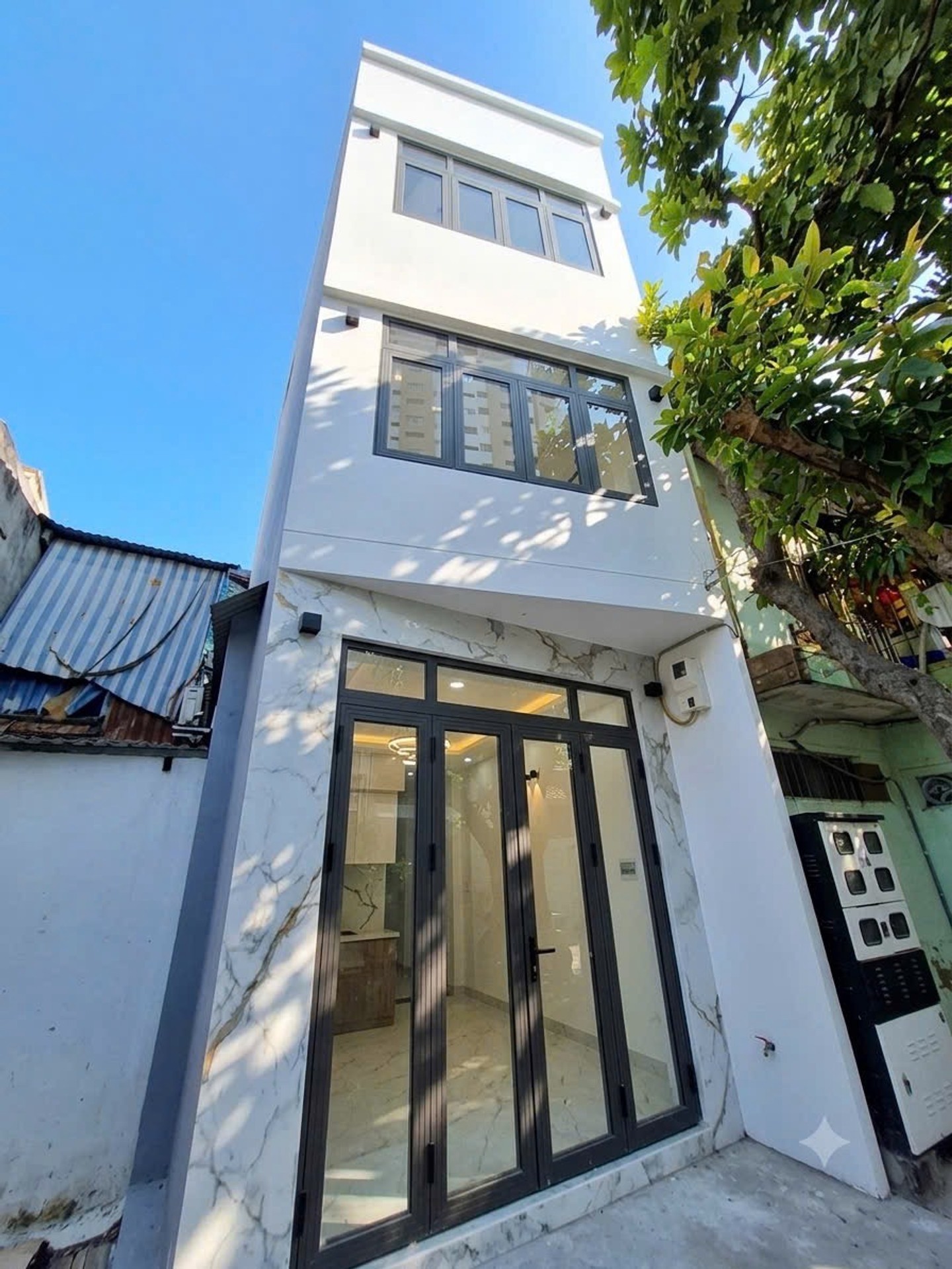 Bán nhà riêng 3 tầng tại phường 9, Tân Bình, diện tích 23m2, pháp lý hoàn công