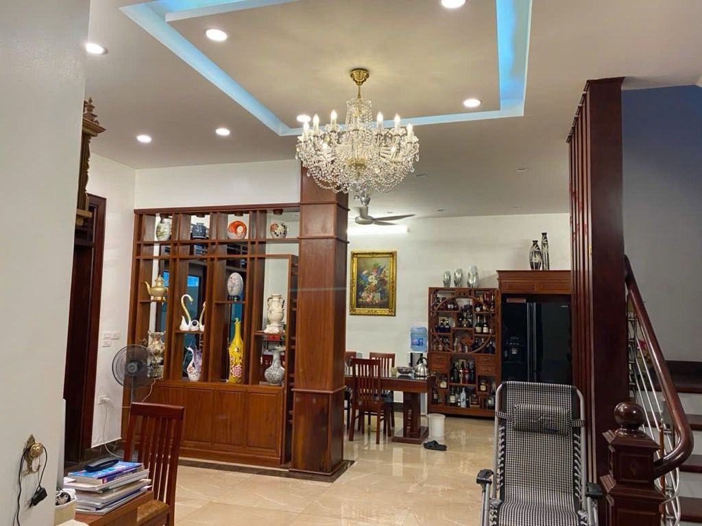 Biệt thự tân cổ điển mặt tiền rộng tại Hà Đông
