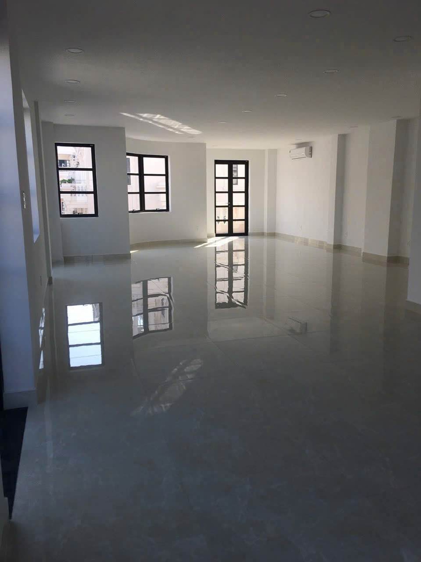 BÁN BIỆT THỰ KD CITYLAND PARKHILLS GÒ VẤP - 118M² NGANG 7M CÓ THANG MÁY - DÒNG TIỀN 80 TR/T - 31T
