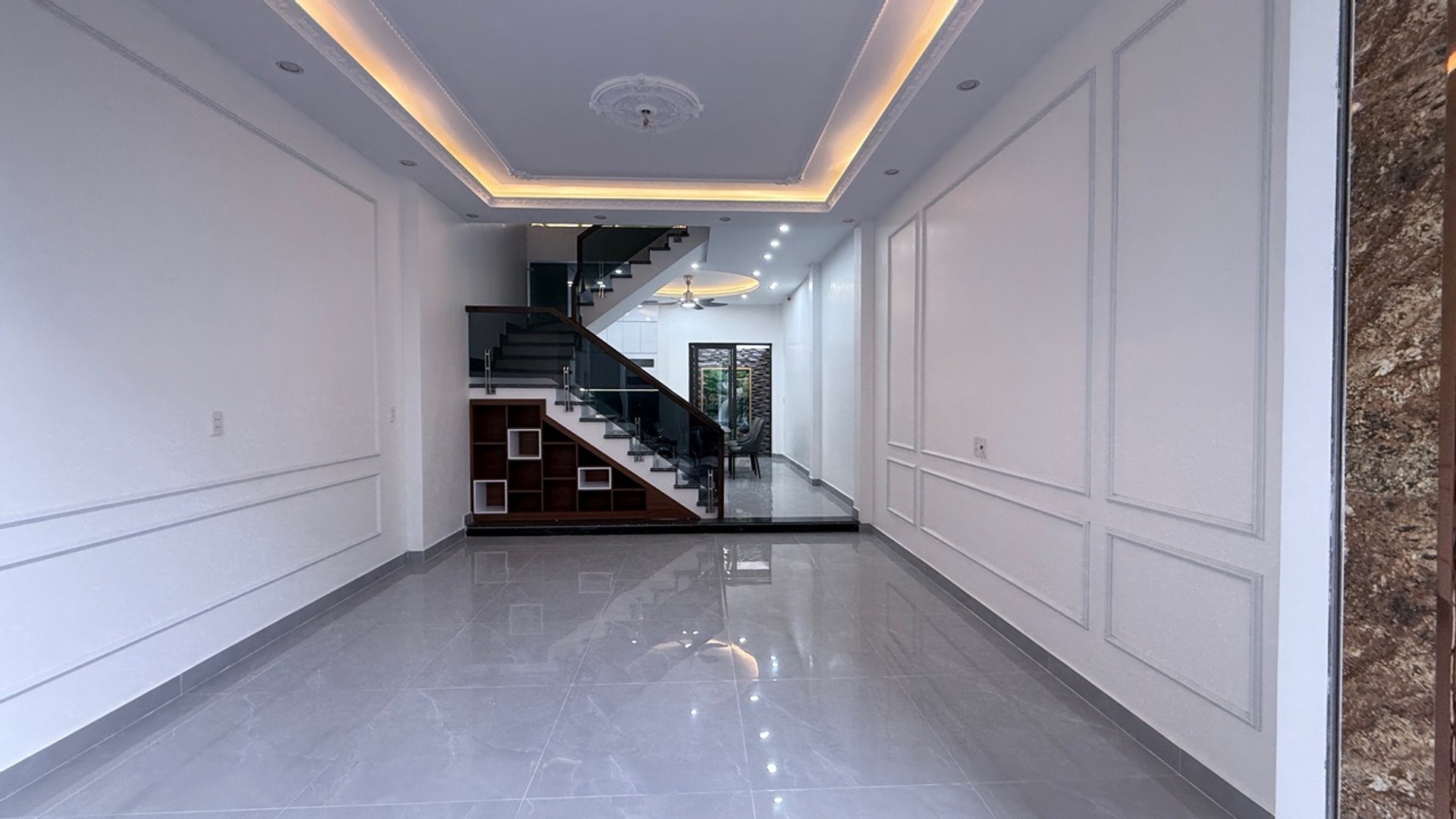 Cơ hội hiếm có nhà riêng Đào Yêu, Gara ô tô, giá cực hợp lý