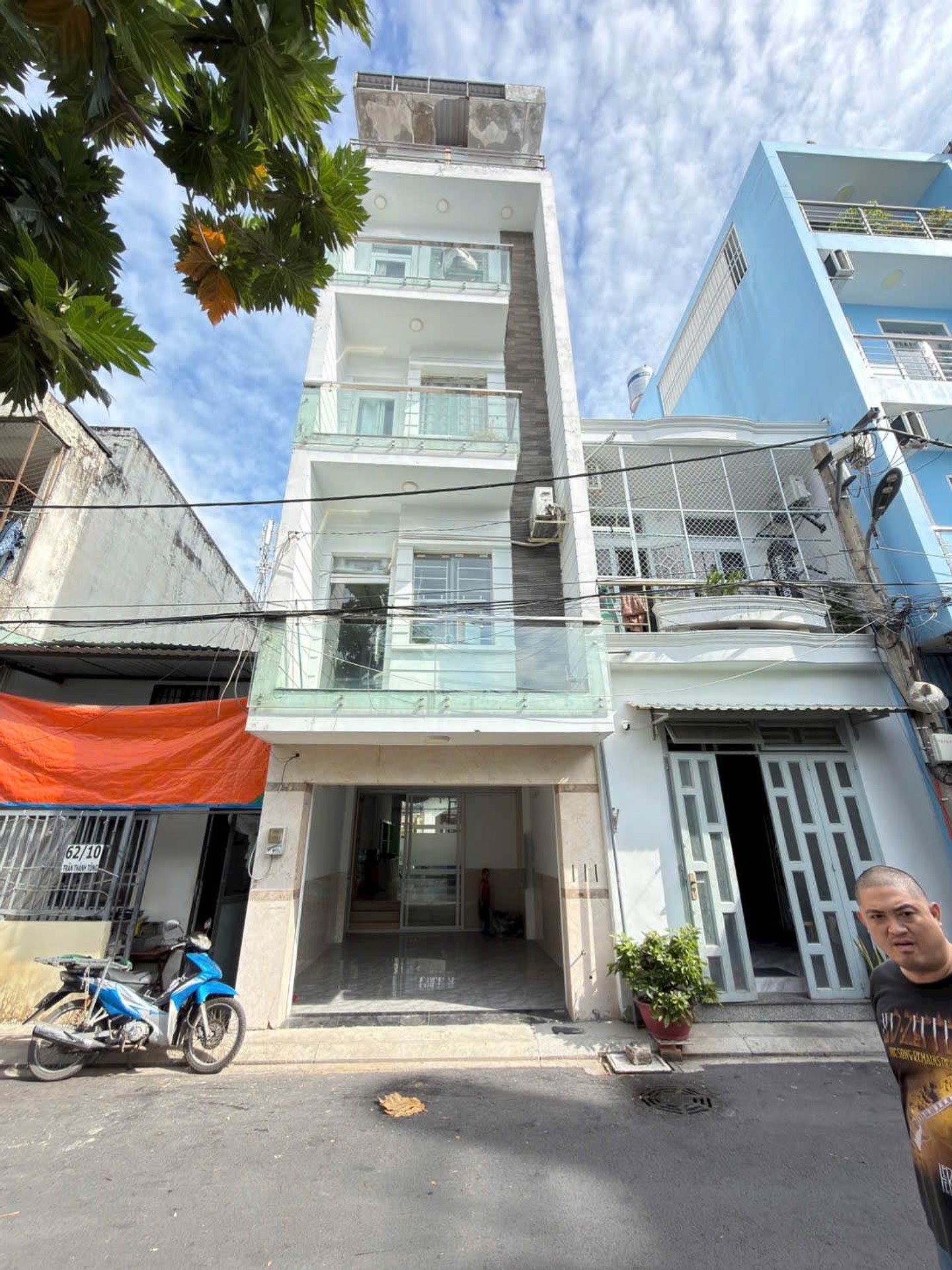Nhà mặt tiền Kinh Doanh Gần Chợ Phạm Văn Bạch, Phan Huy Ích, 4 Tầng, 4x14m.