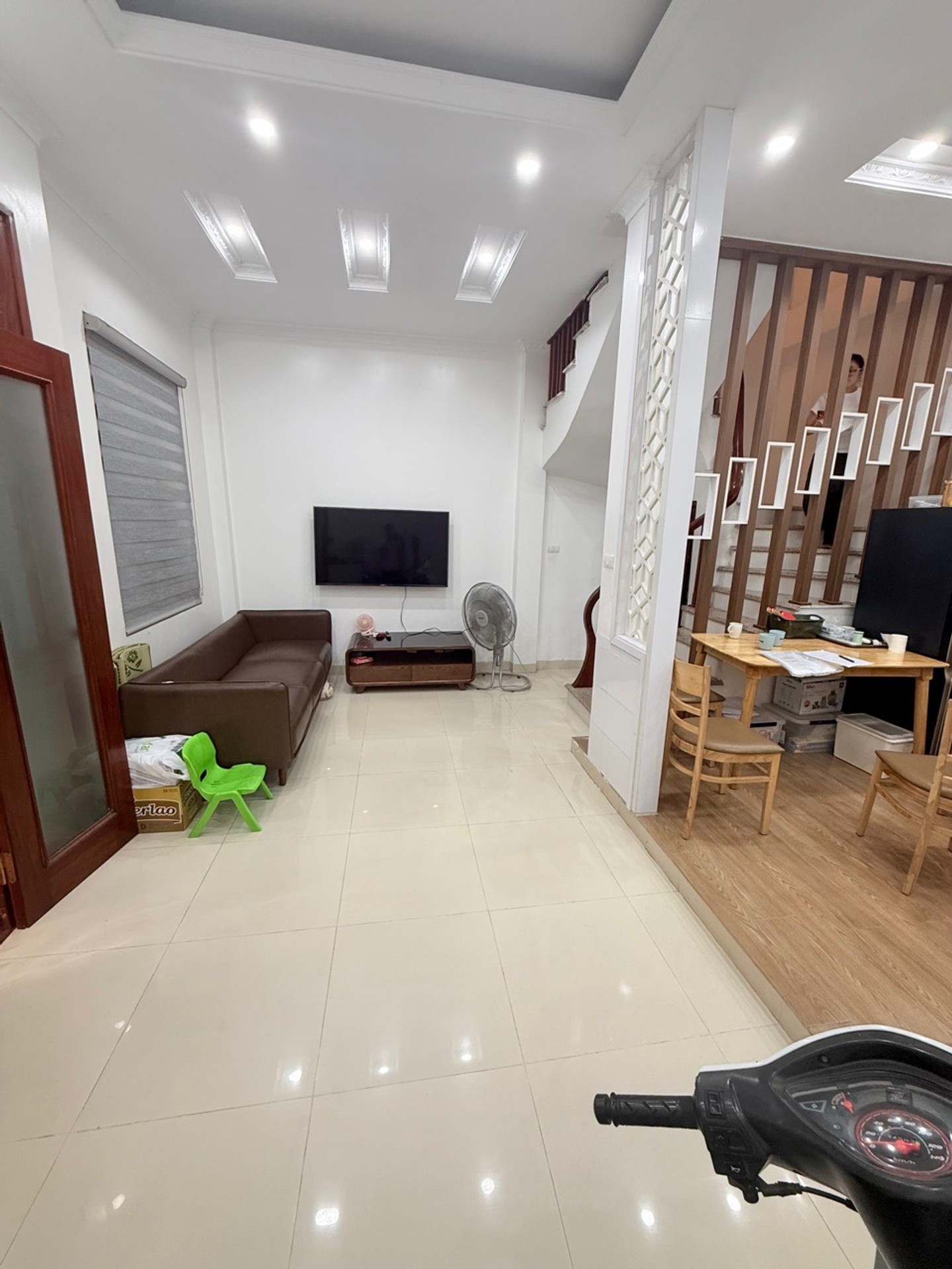 Nhà hiếm Ngọc Hồi 4 tầng, mặt tiền rộng - cơ hội vàng không thể bỏ lỡ / ngay gần hồ linh đàm.