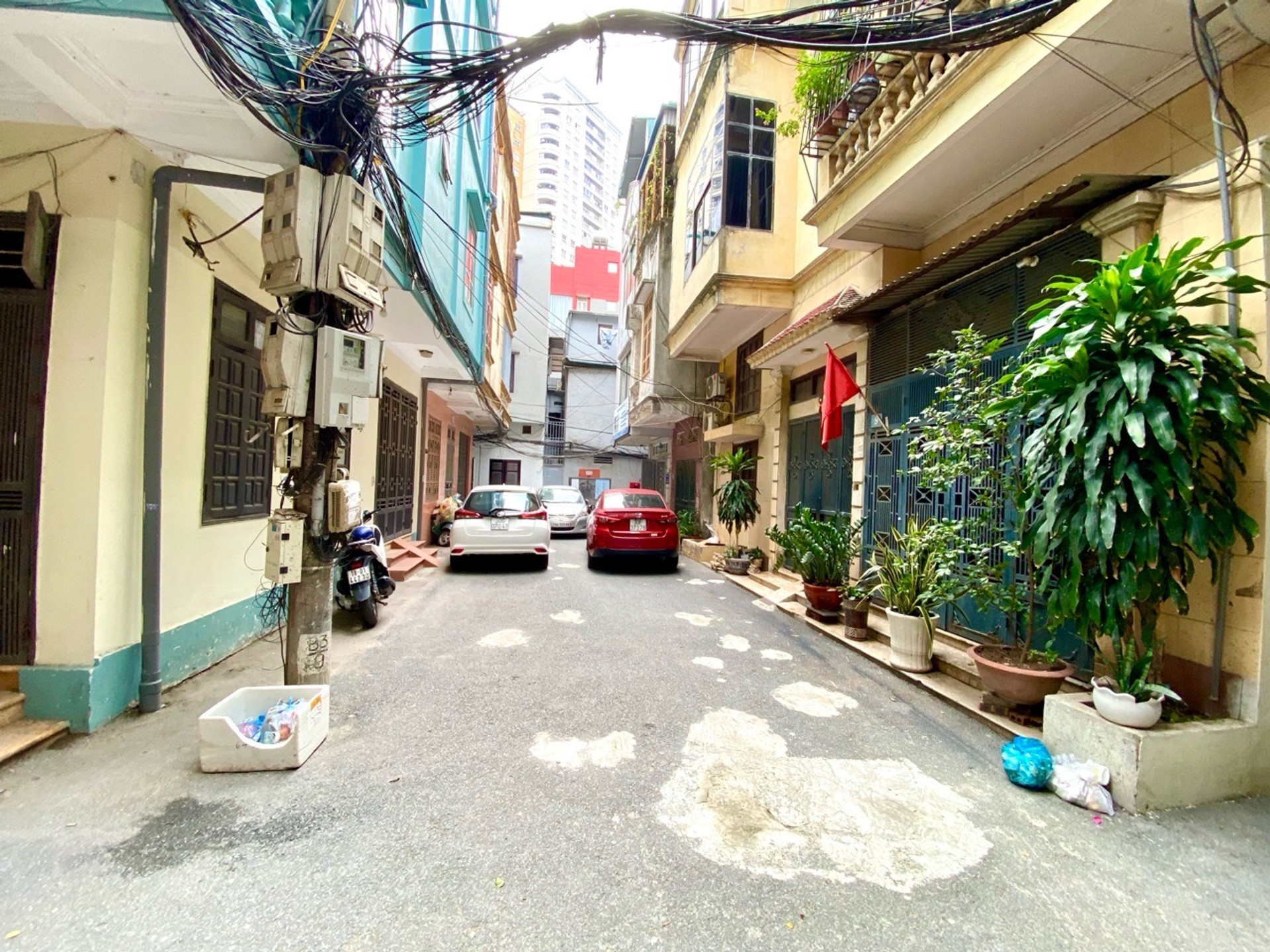 Bán nhà riêng 3 tầng lô góc ô tô tránh Vũ Hữu, dân trí cao