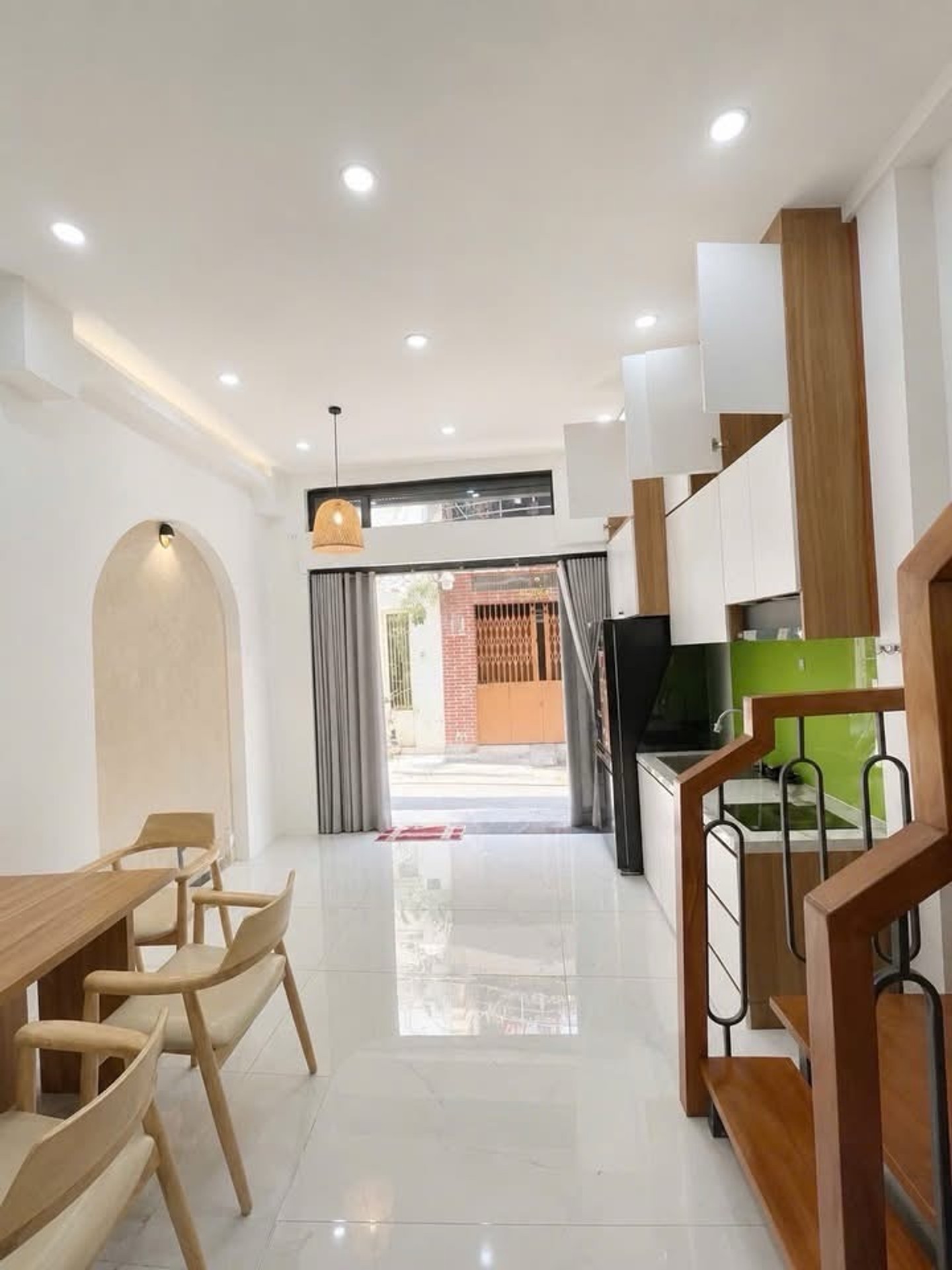 TRUNG TÂM Q.10 - 3 TẦNG - AN NINH - HẺM 4M - CHỈ HƠN