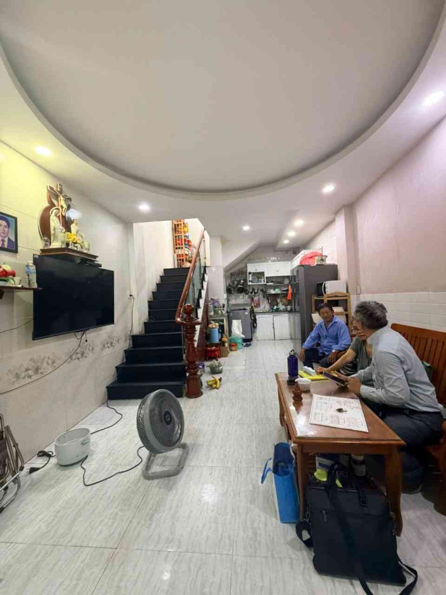 Nhà 2 tầng xinh xắn tại Nơ Trang Long - tiện nghi, gần chợ