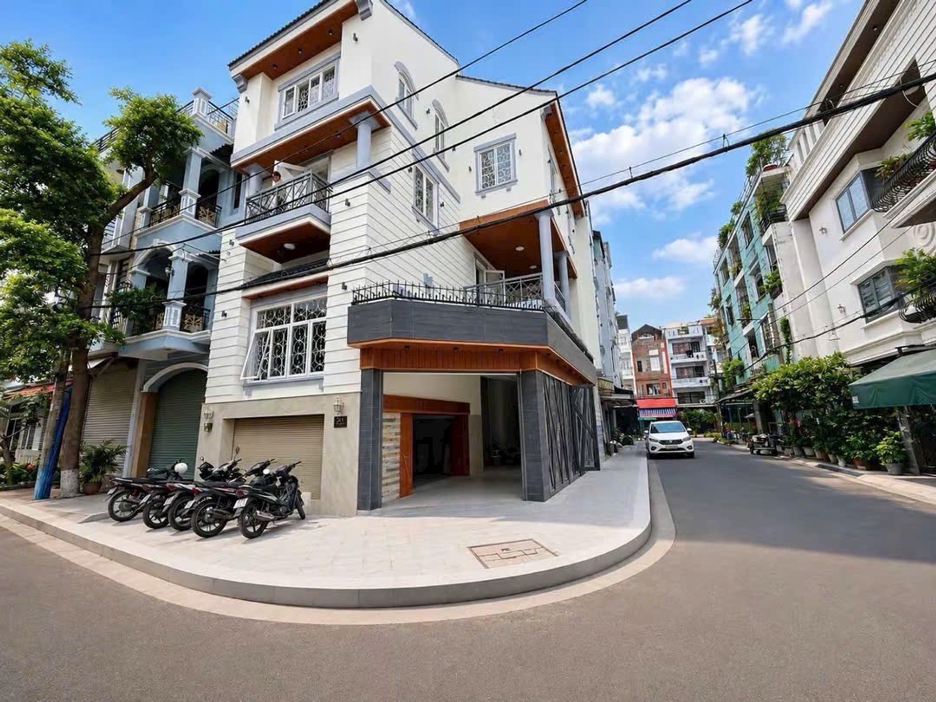 Bán biệt thự góc 2 mặt tiền khu Vip Quang Trung 136m2