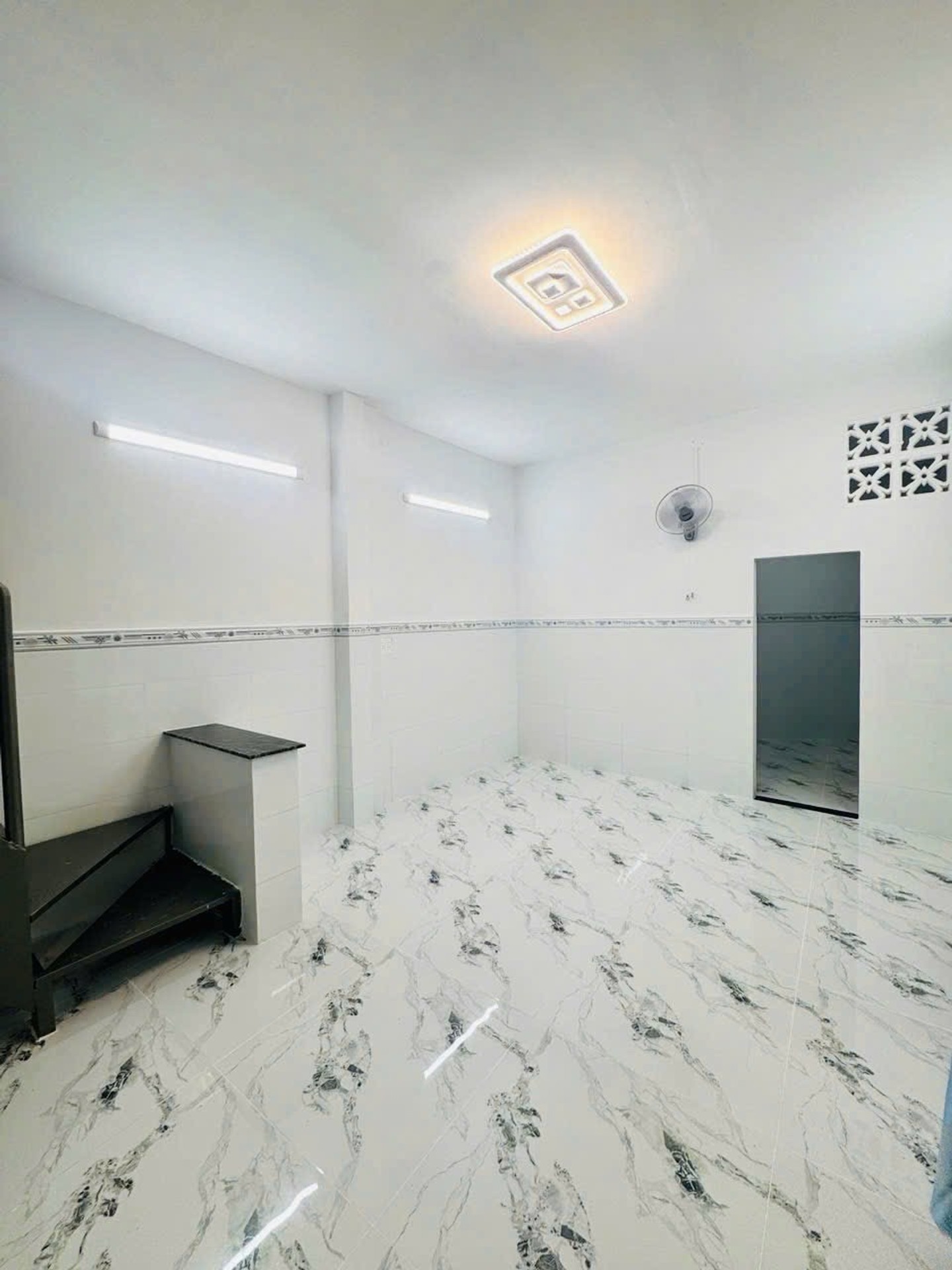 Gần Trường Nguyễn Trãi Q.4 - 3 Tầng - 31m2 - 4PN - 3.85 TỶ