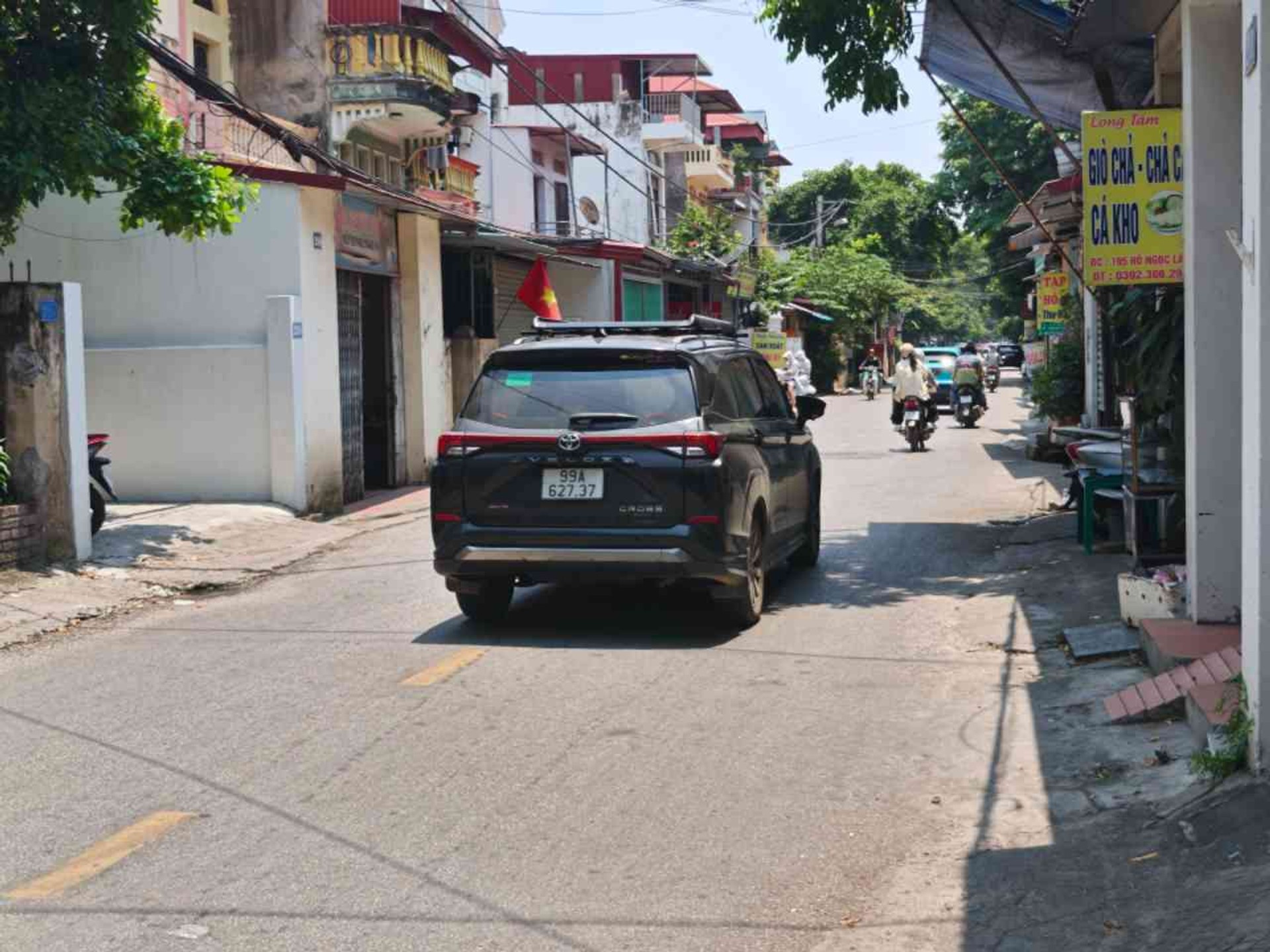 Bán nhà 3 tầng dt:129m2. Đường Hồ Ngọc Lân Ph Kinh Bắc TP Bắc Ninh
