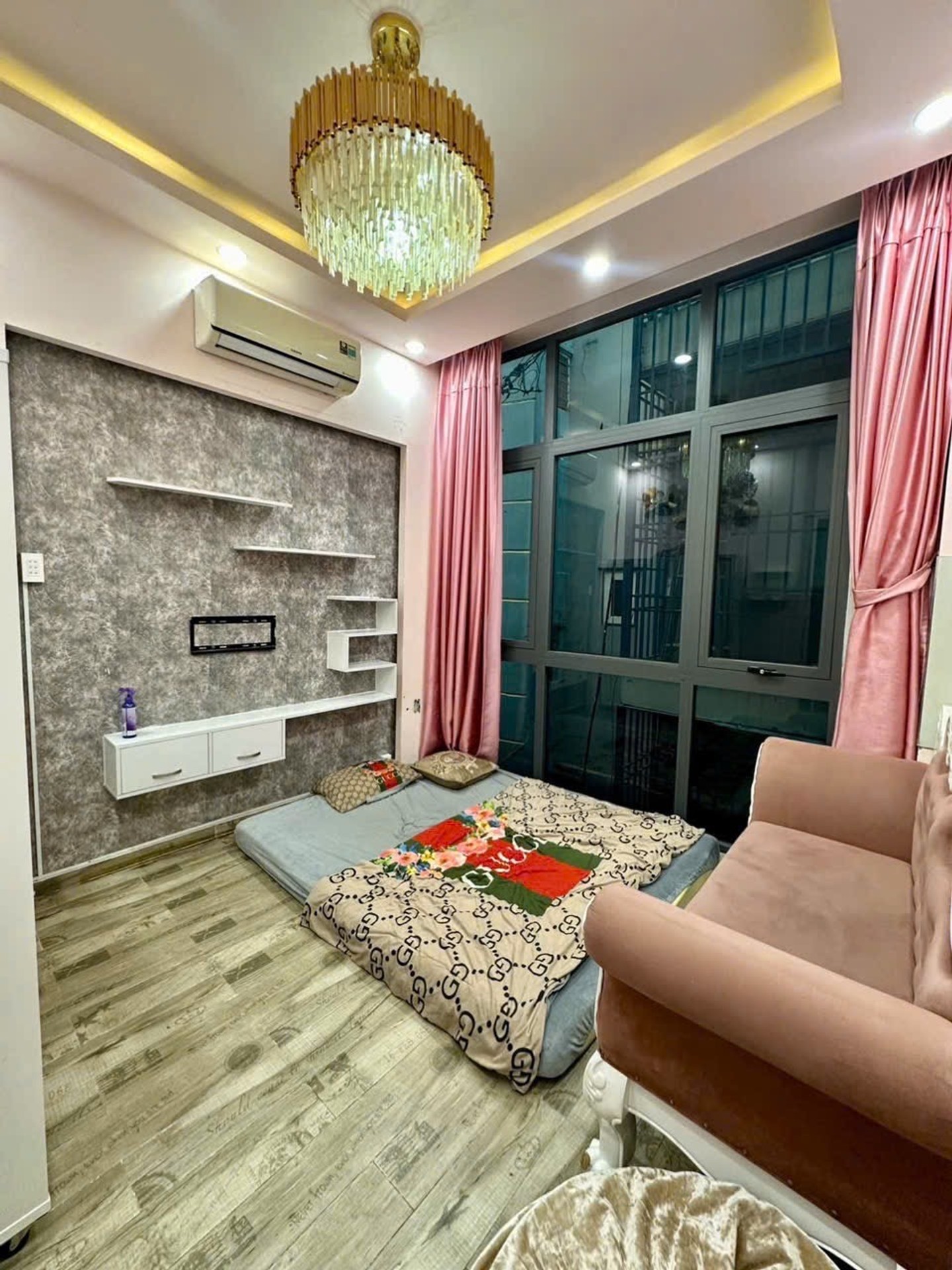 Nhà nhỏ xinh hẻm Trần Quang Khải, trung tâm dễ sống