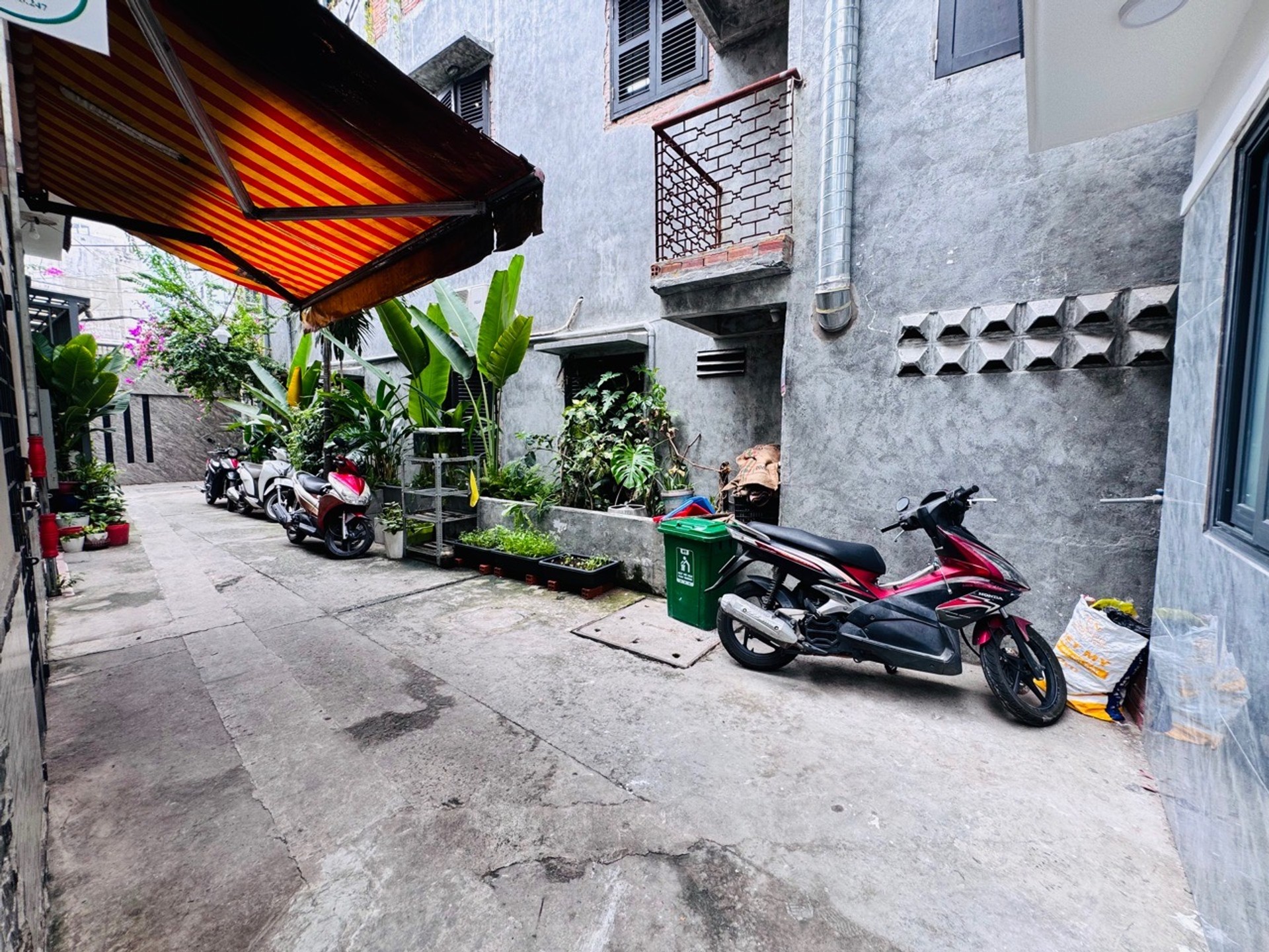 Bán nhà gần hẻm xe hơi - khu đường hoa trung tâm Phú Nhuận giá 4tỷ