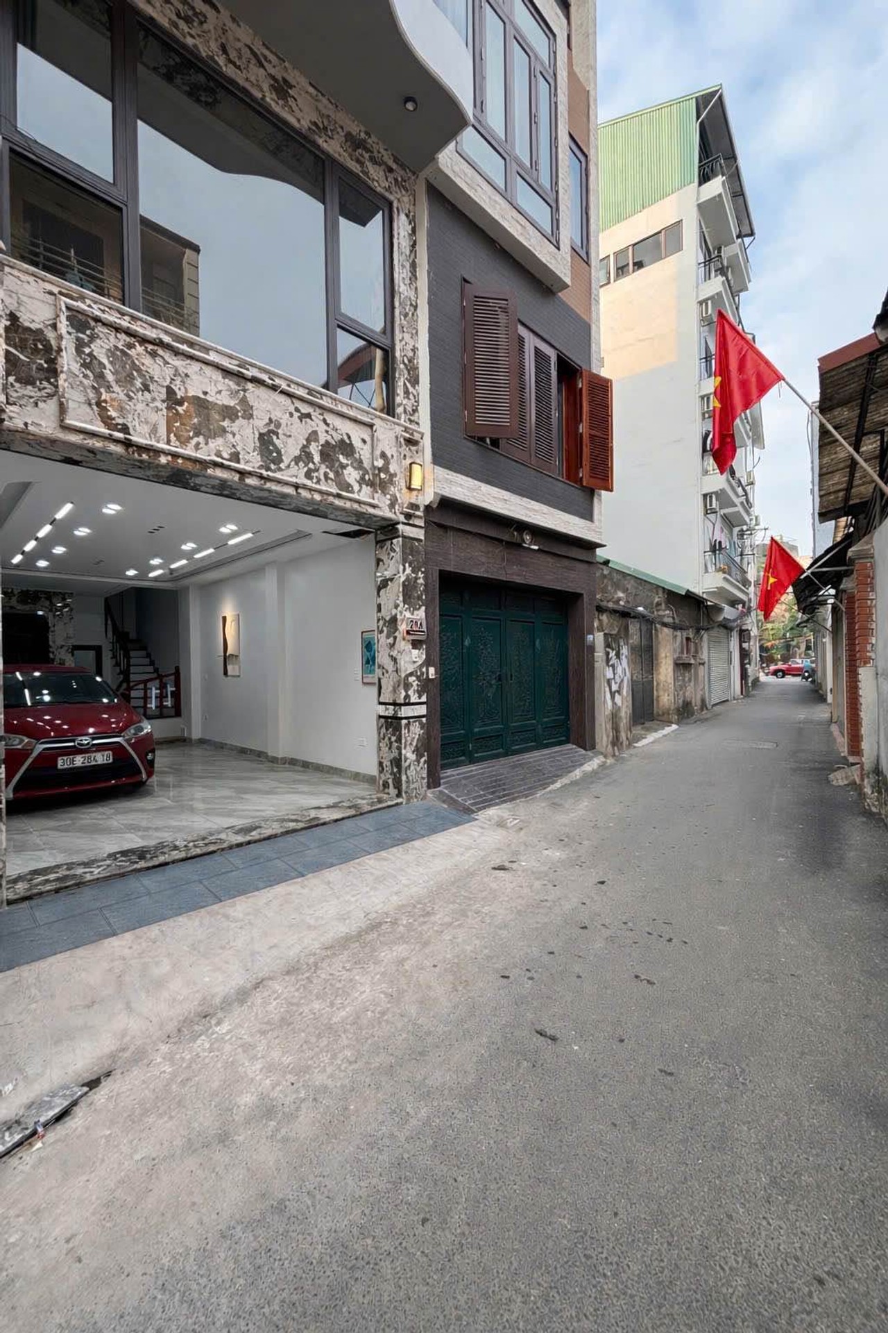 BÁN NHÀ NGUYỄN VĂN CỪ, BỒ ĐỀ 47M2- 8 TẦNG THANG MÁY - NGÕ THÔNG - GARA Ô TÔ - 18.5 Tỷ
