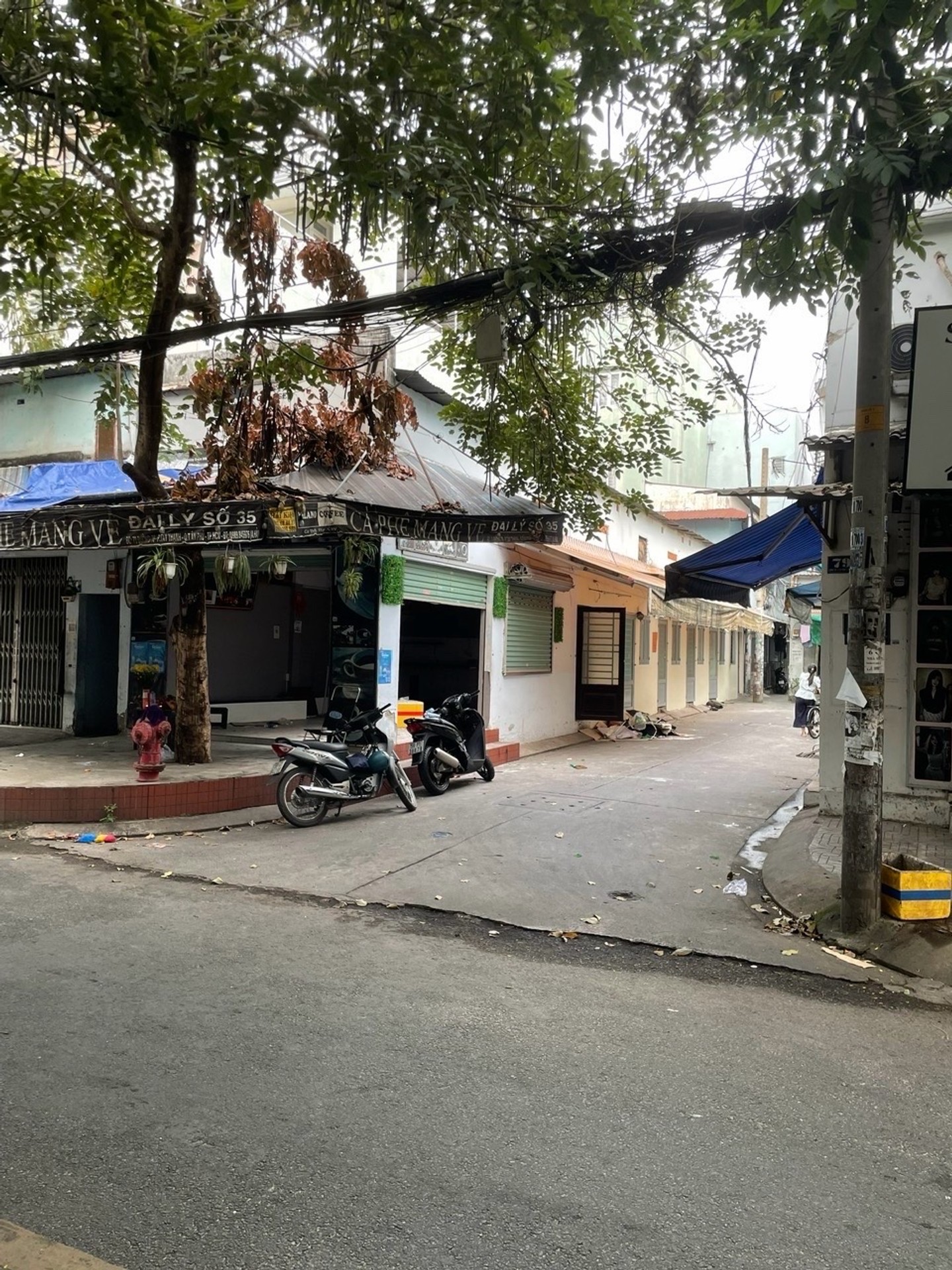 MẶT TIỀN ĐƯỜNG LÔ GÓC KHÔNG LỘ GIỚI CÓ VỈA HÈ RỘNG, GẦN AEON TÂN PHÚ - GIÁP TÂN BÌNH , HẺM HÔNG ÔTÔ
