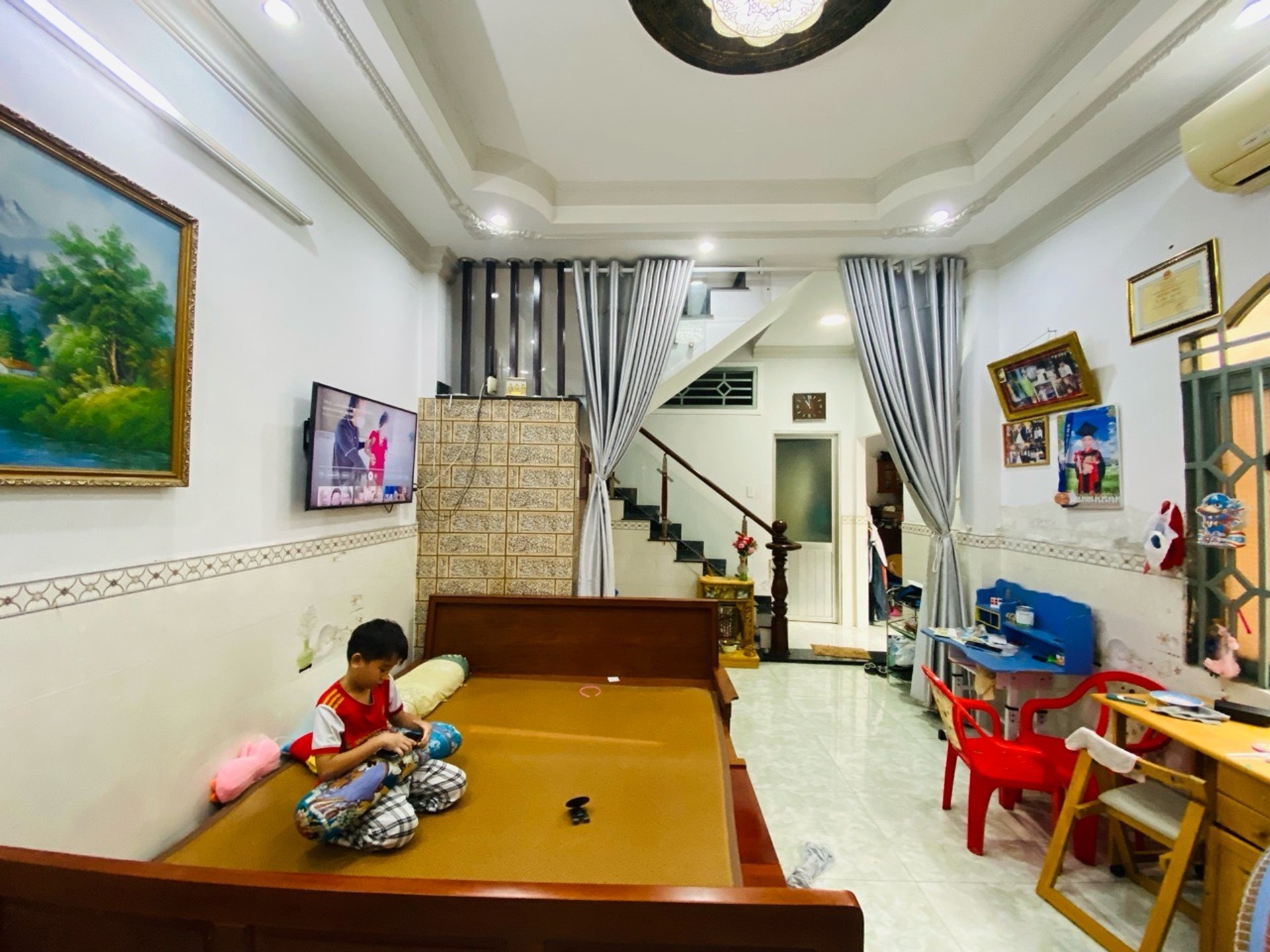 Nhà sân vườn xinh, ô tô ngủ trong nhà, giá siêu tốt