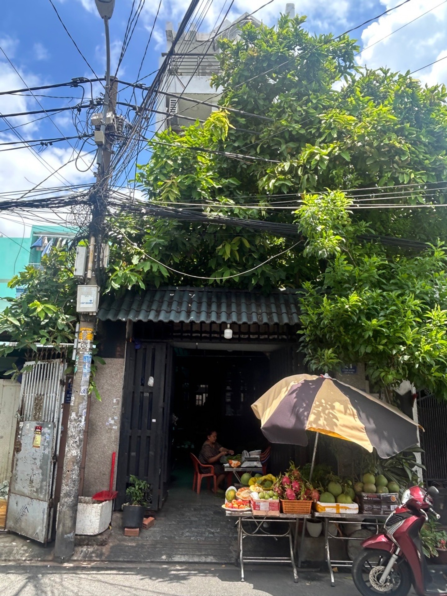 💼 Mặt tiền thuận tiện ở kết hợp kinh doanh/văn phòng, khai thác đa công năng.

📍 Vị trí đẹp, nhà