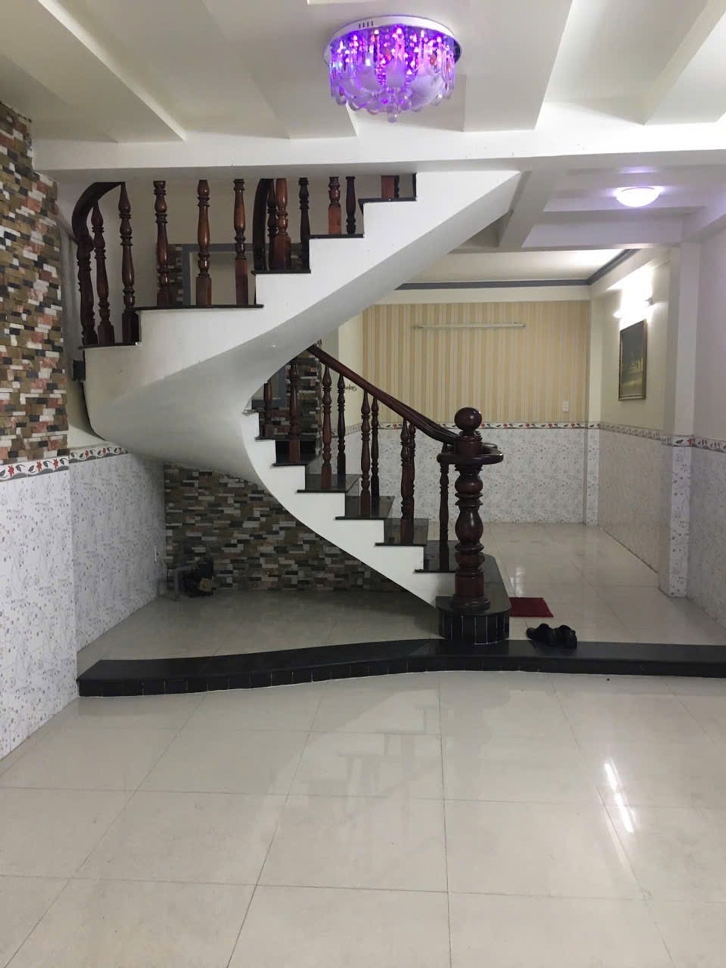Nhà 6 tầng Cộng Hoà - CHDV cho thuê dòng tiền ổn định