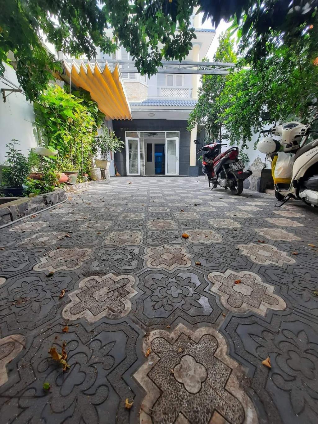 Biệt thự sân vườn 190m2 khu Tên Lửa, Bình Trị Đông, Bình Tân