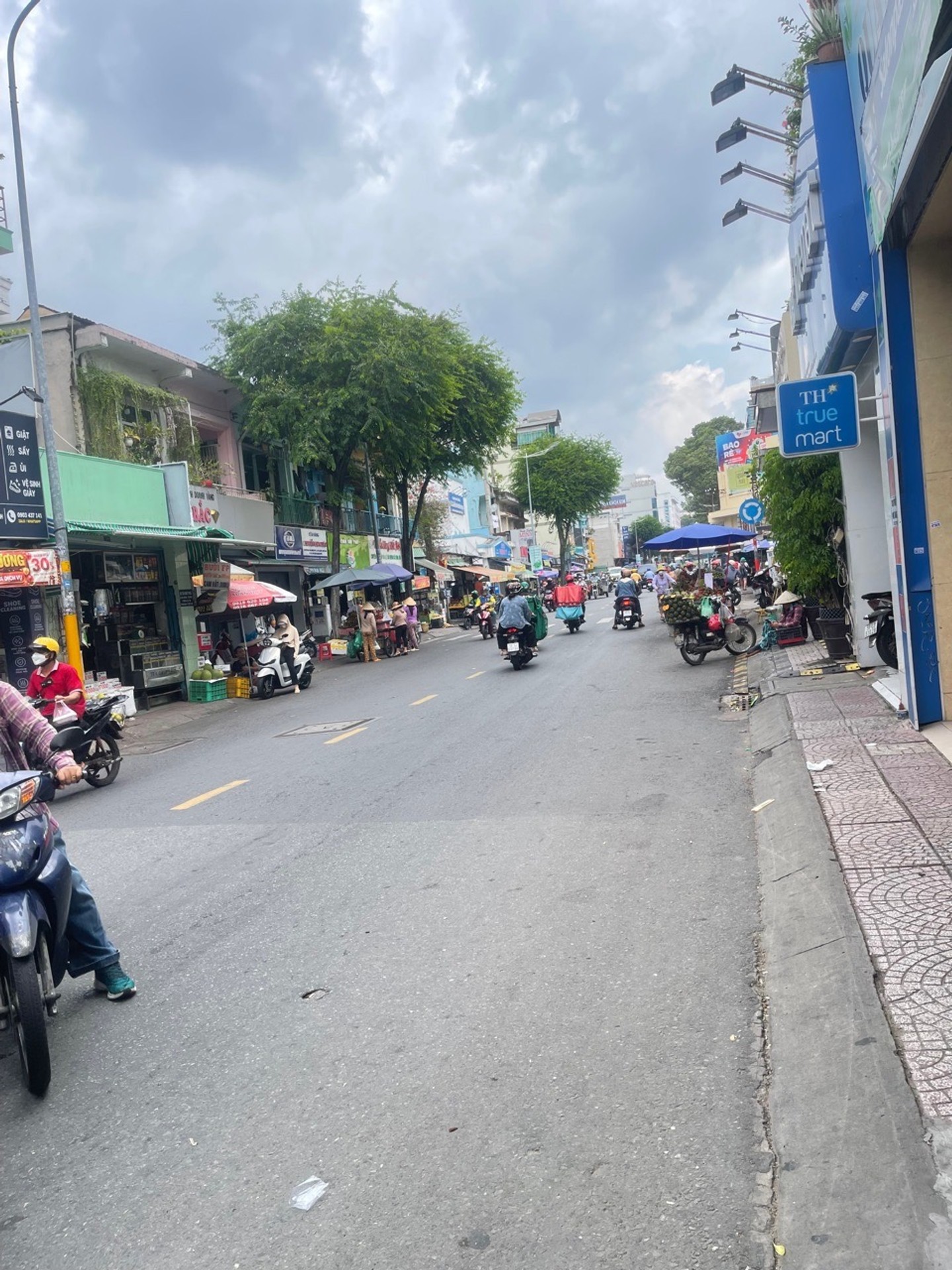 Nhà mặt tiền đắt giá Quận 1 gần Bùi Viện