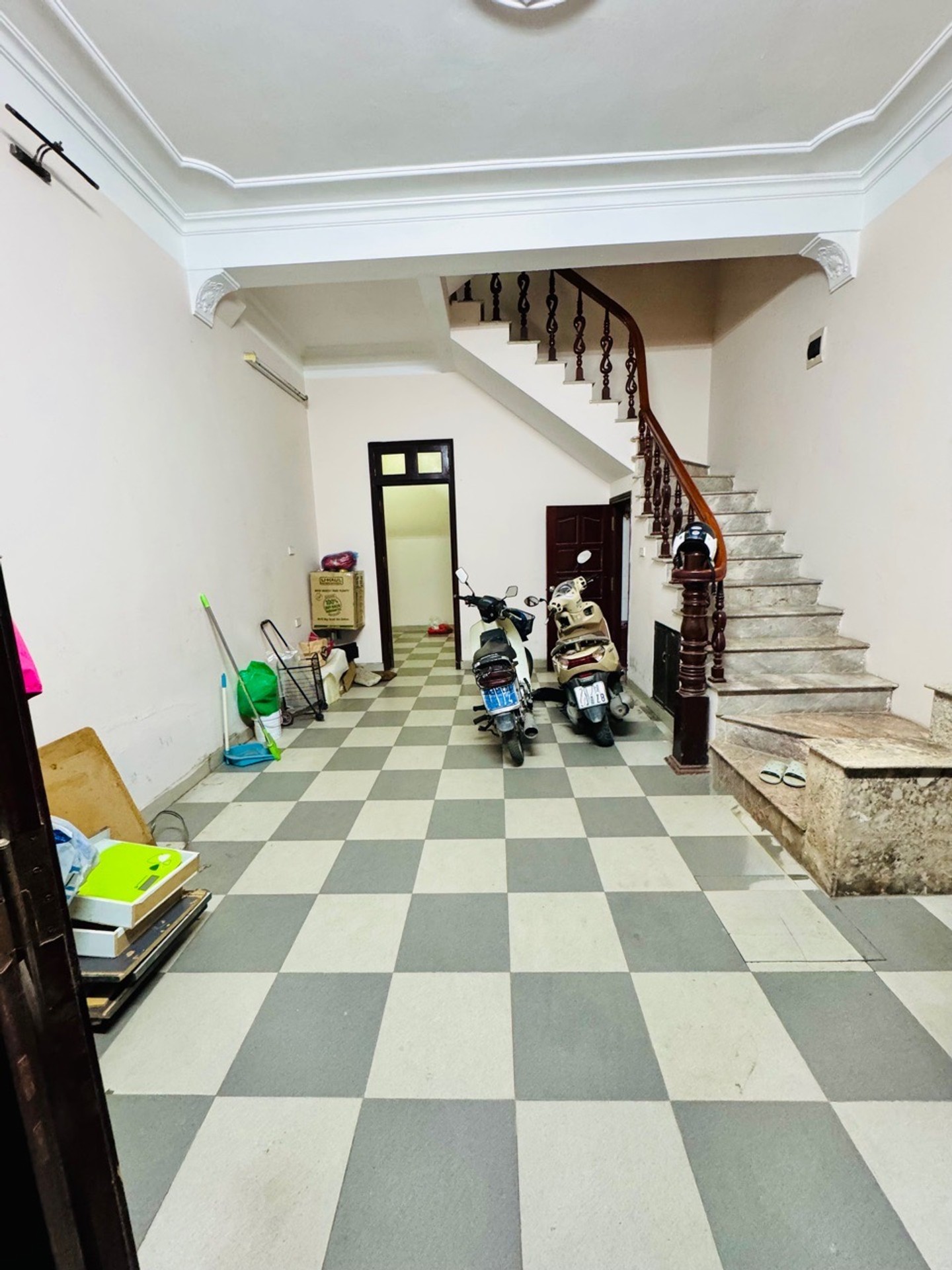Bán Nhà 5 tầng phố Giải Phóng, full nội thất, gần Bạch Mai