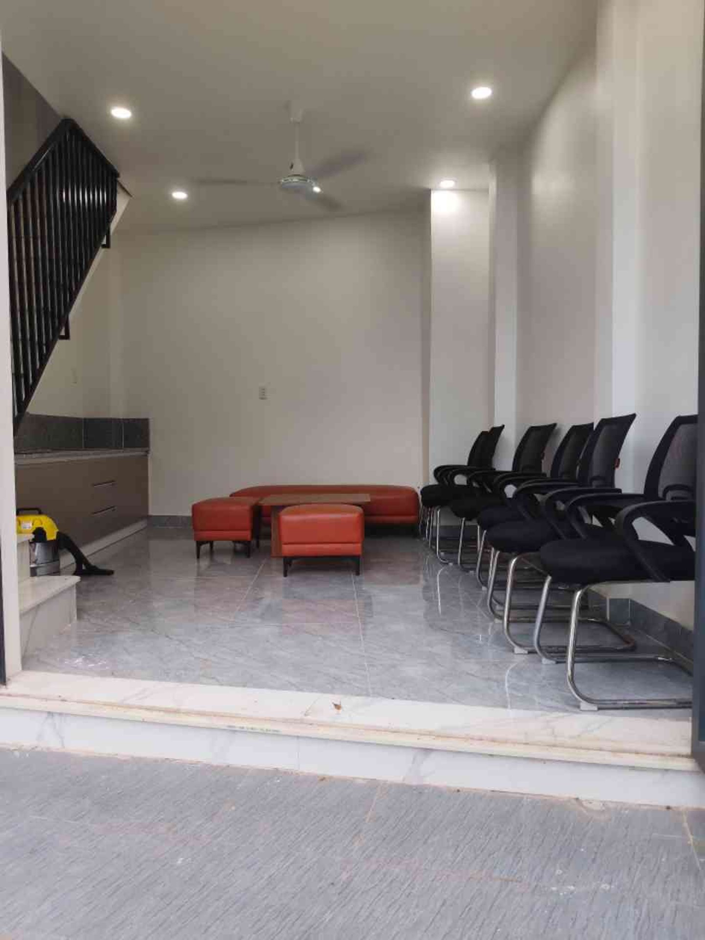 Nhà mặt phố Hóc Môn 4 tầng giá chỉ 2.2 tỷ, giảm ngay 200 triệu