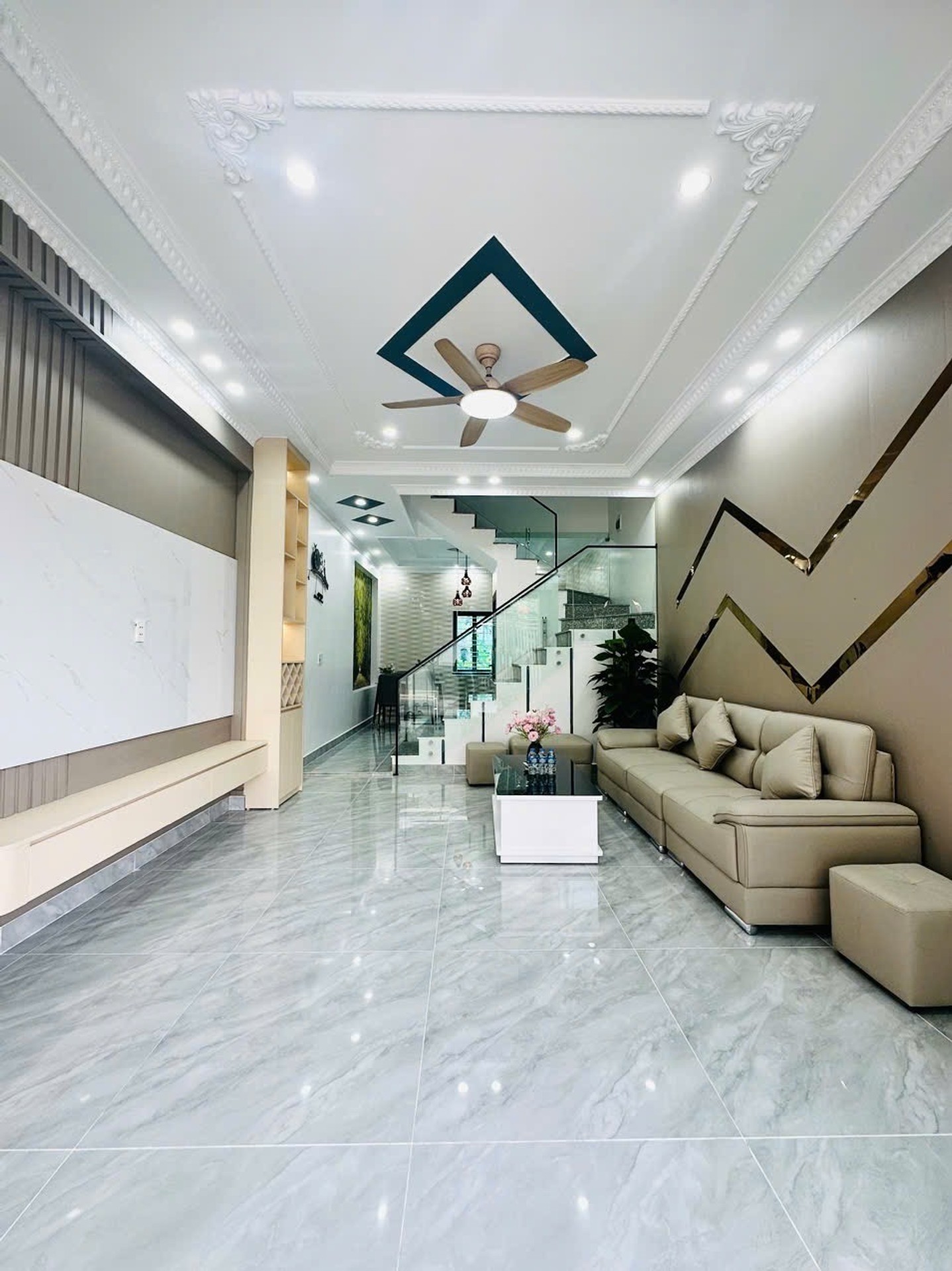 Bán nhà Đằng Hải Ô Tô đỗ cửa 24/24 giá nhỉnh 2 tỷ tặng full nội thất về ở ngay không phải sắm thêm