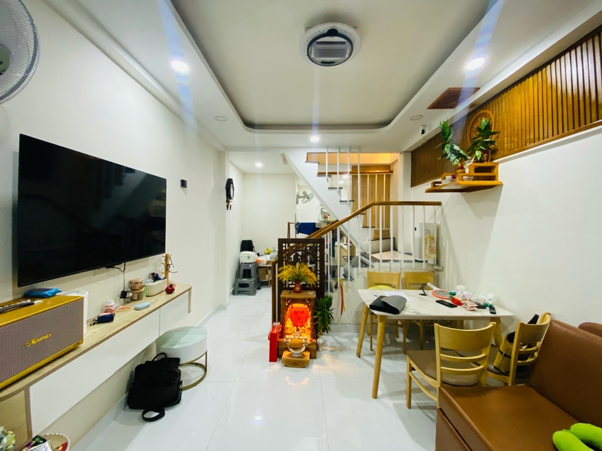 Nhà 2 tầng 35m2 hướng Đông Bắc gần ngã tư sầm uất tại Bình Thạnh, xô viết nghệ tĩnh