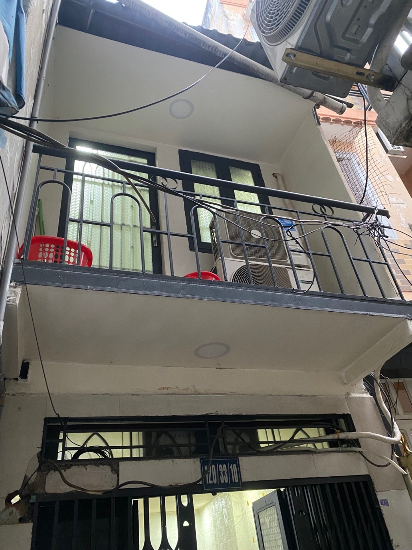 Nhà 2 Tầng Xinh Tại Trung Tâm Quận 1 - Giá Hời