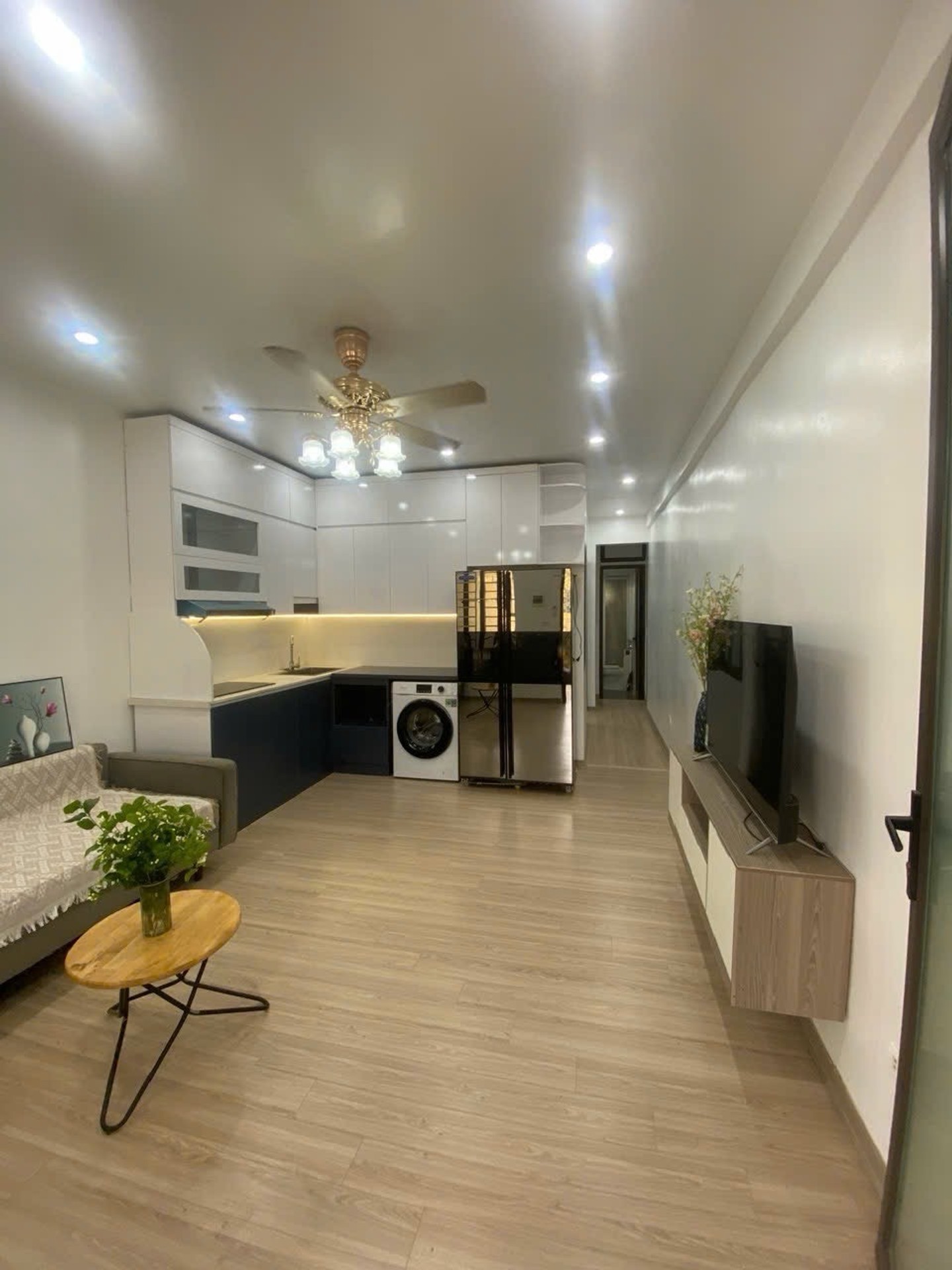 Bán căn hộ 2 phòng ngủ gần trường đại học, diện tích 39m2