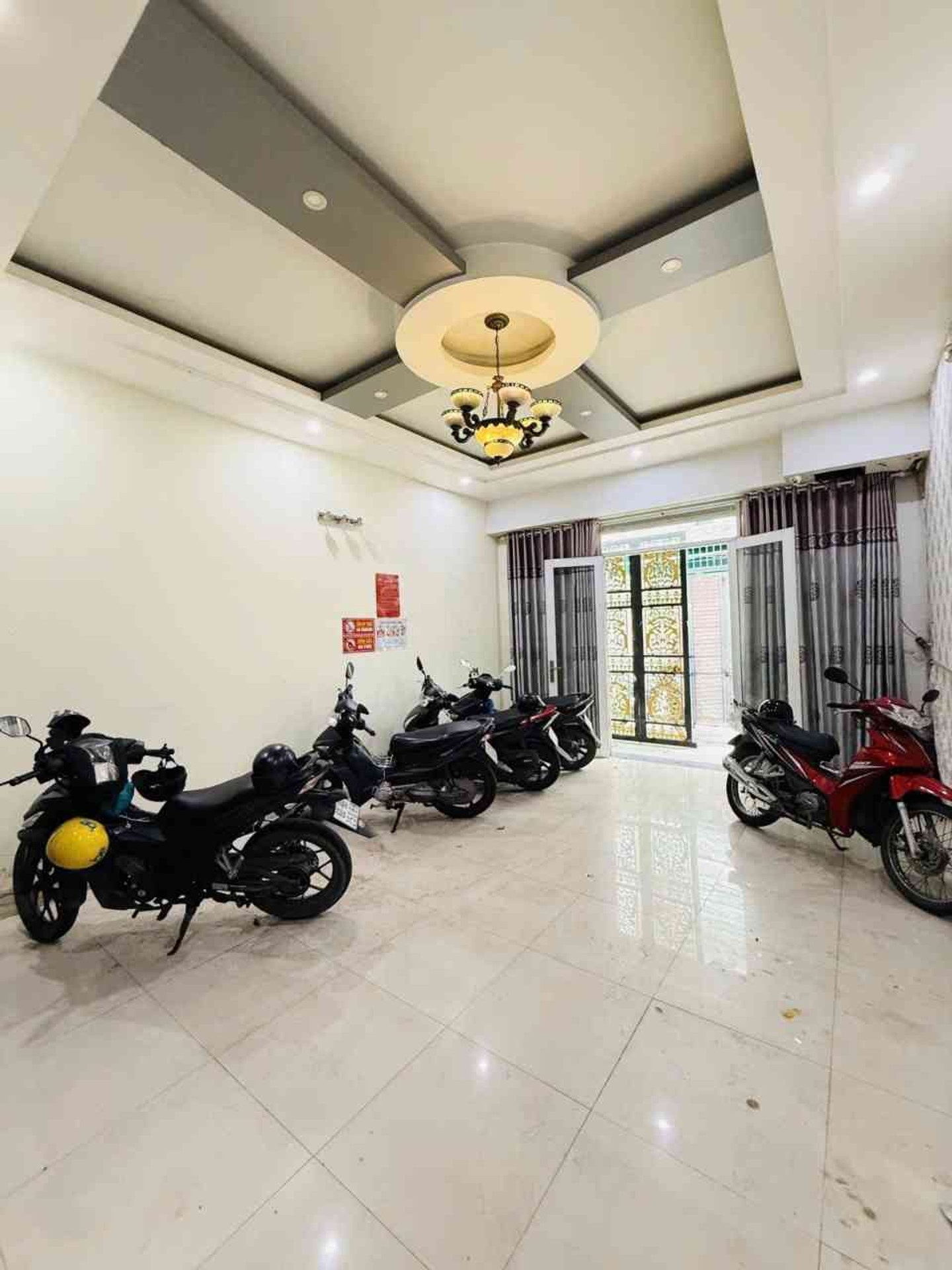 Bán nhà riêng 65m2, 4 tầng tại Bình Trị Đông, hẻm xe hơi, dòng tiền 15 triệu/tháng