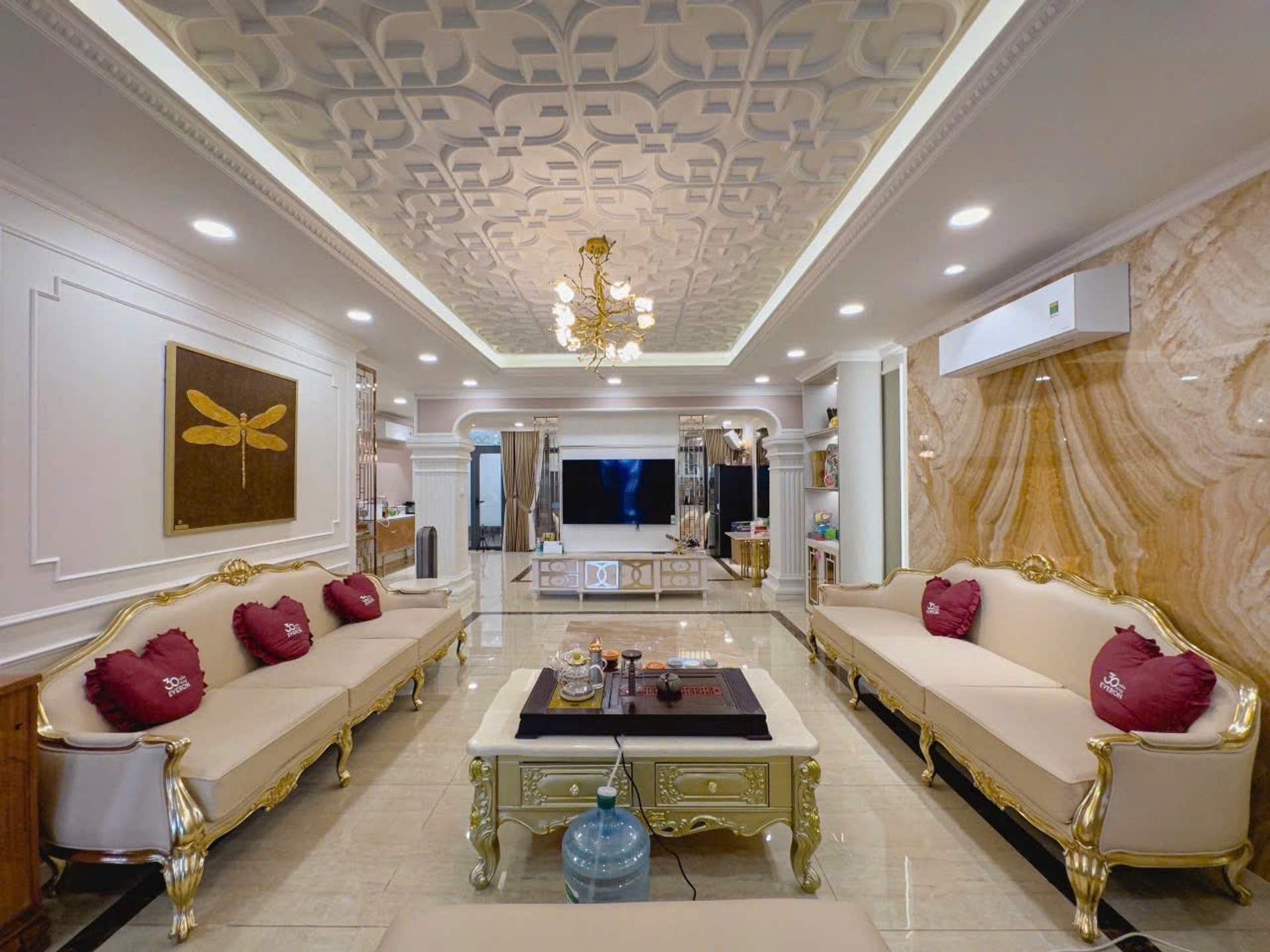 Nhà phố 5 tầng siêu rộng gần Sài Gòn, tiện nghi đầy đủ