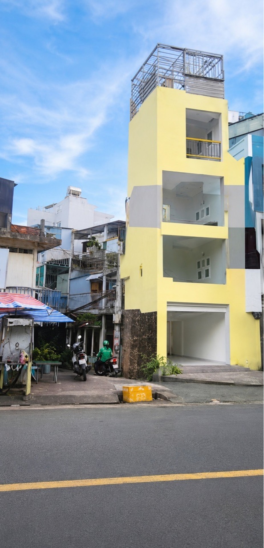 Nhà lô góc 5 tầng giữa trung tâm Quận 1, view sông cực chất