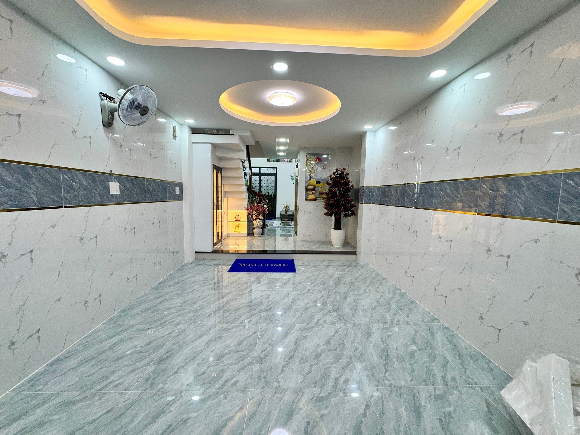 Bán nhà đẹp 5 tầng gần bờ kè Tham Lương, Quang Trung, Gò Vấp hẻm xe hơi, DTSD 55m2, chỉ 7.X tỷ